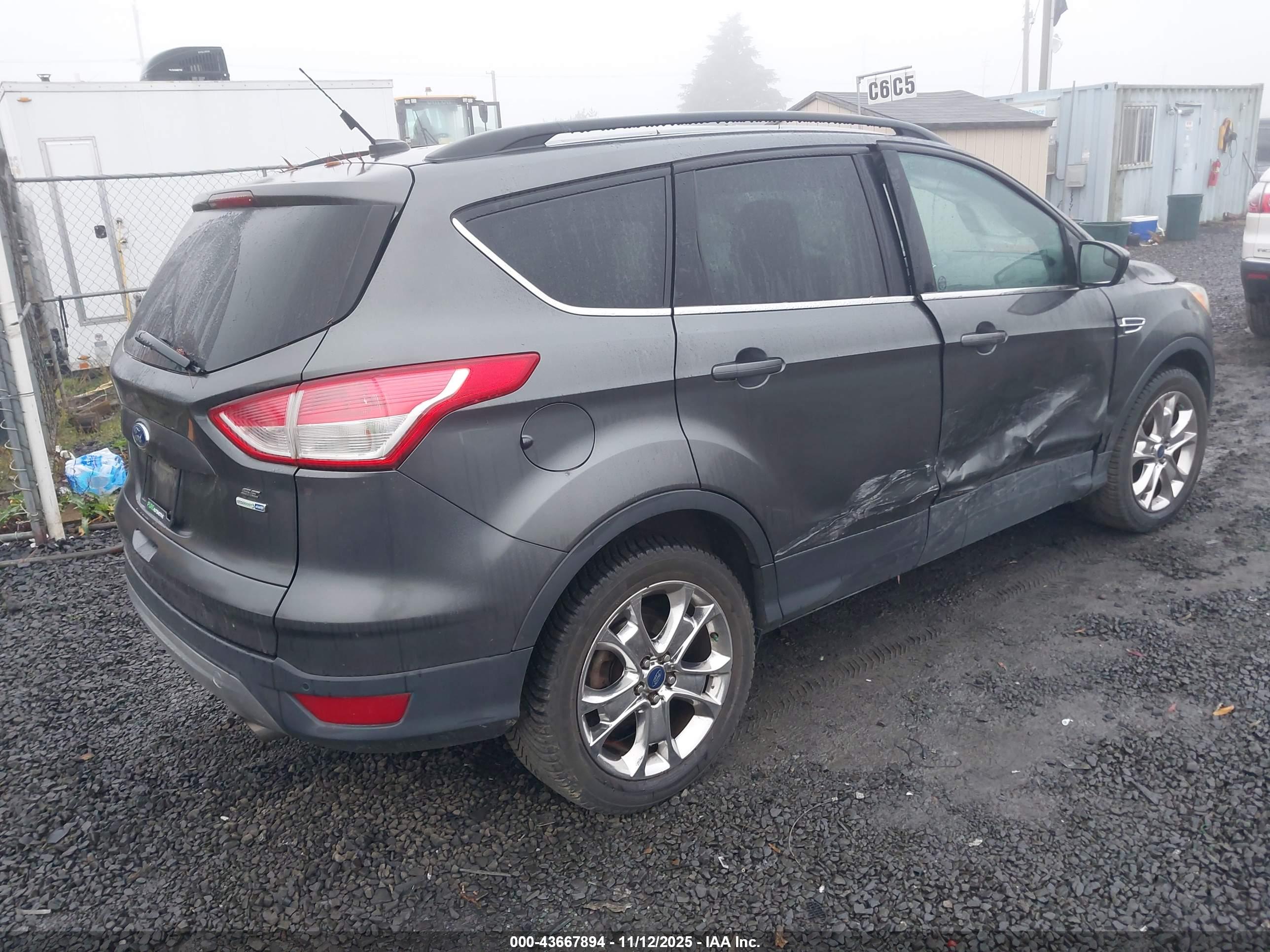 FORD ESCAPE image 4