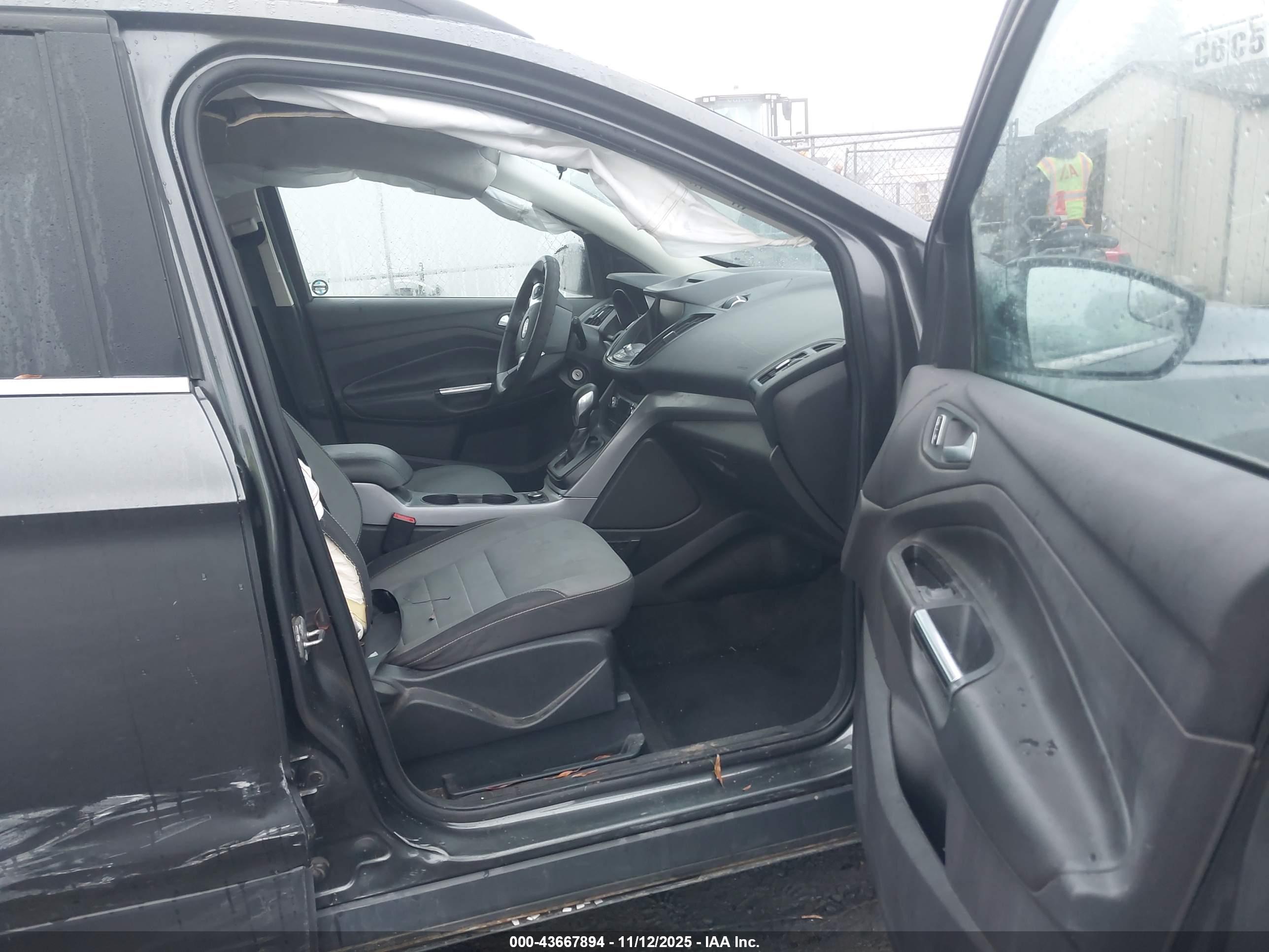 FORD ESCAPE image 5