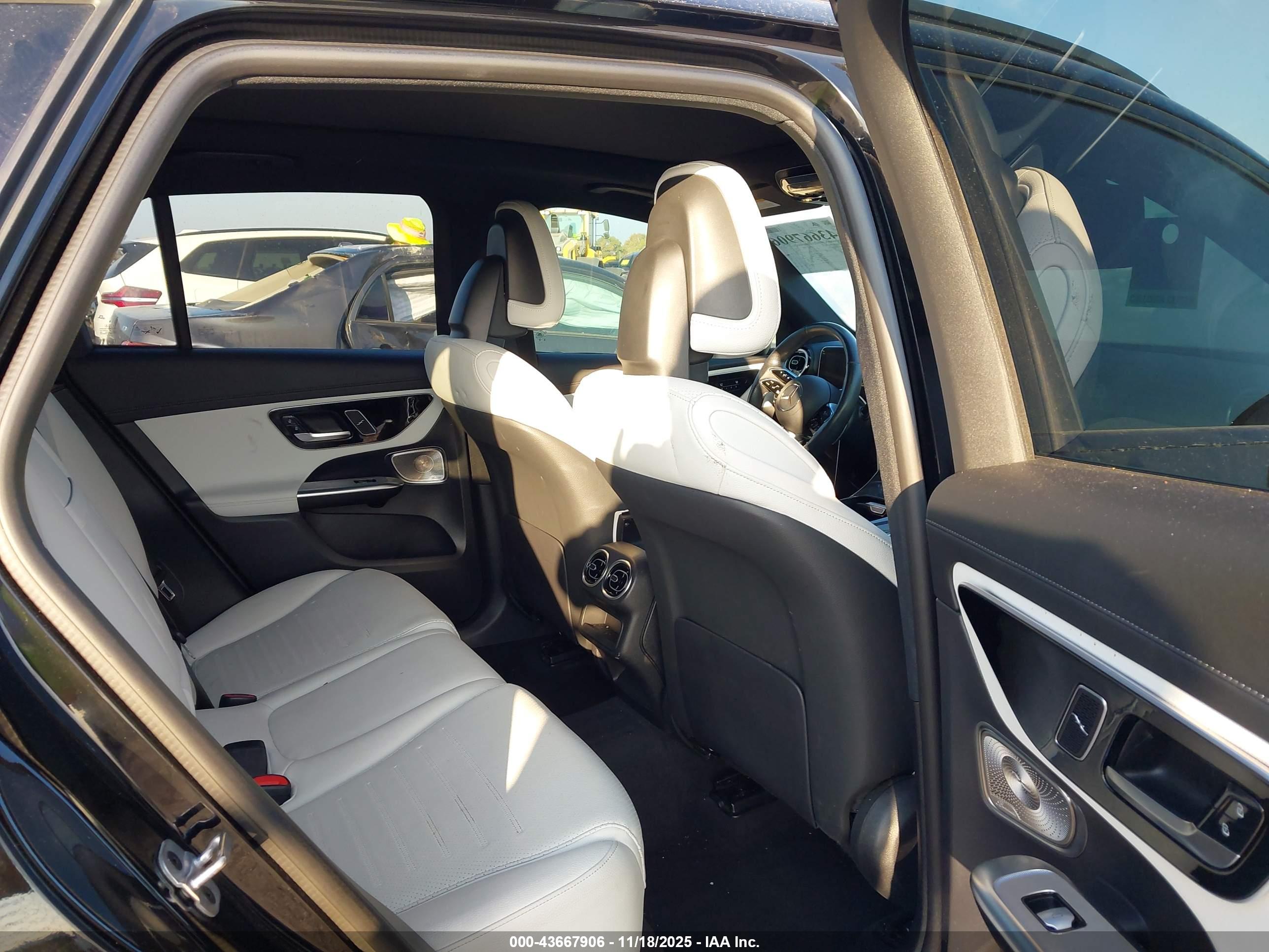 MERCEDES-BENZ GLC image 8
