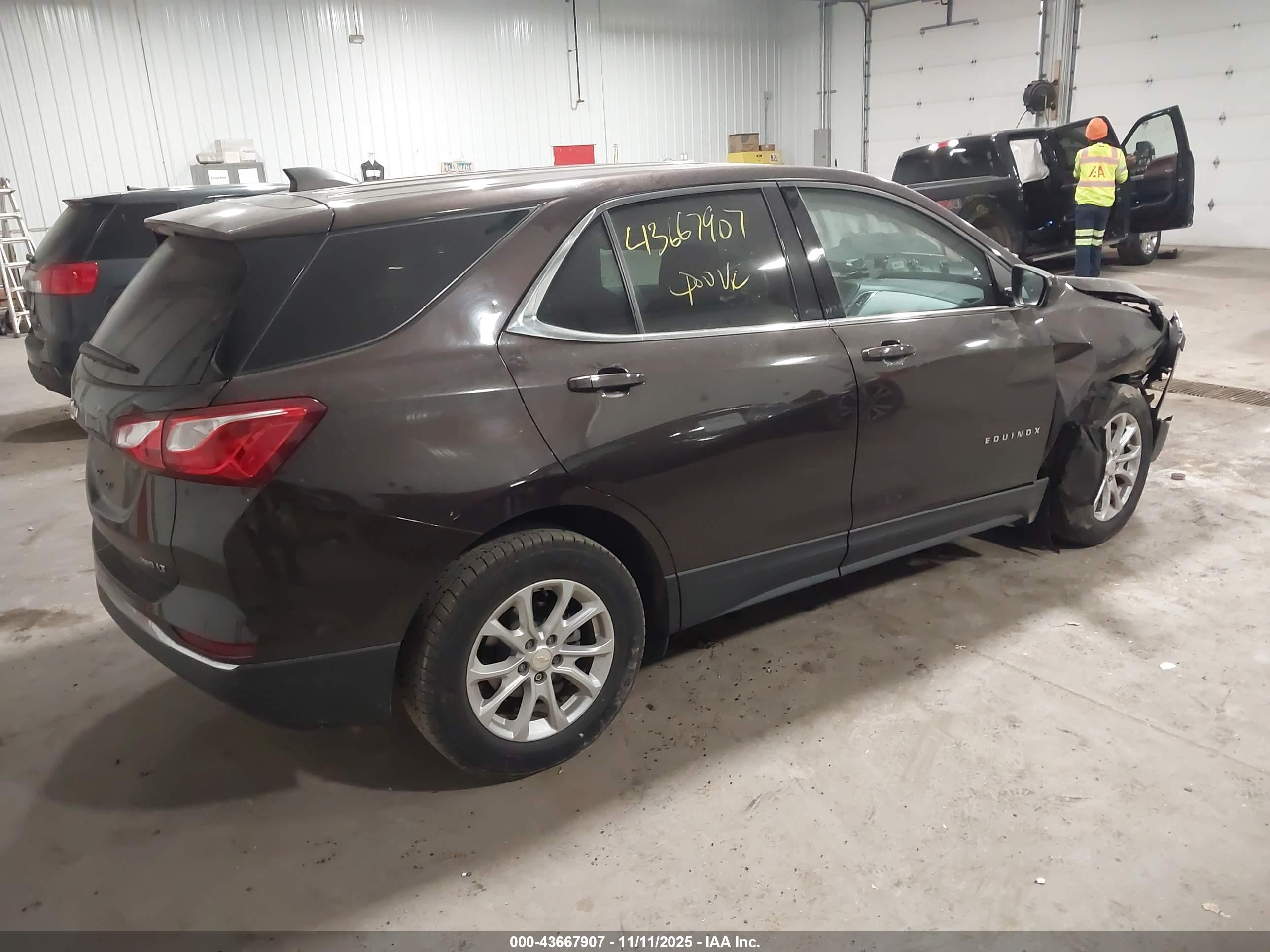 CHEVROLET EQUINOX image 4