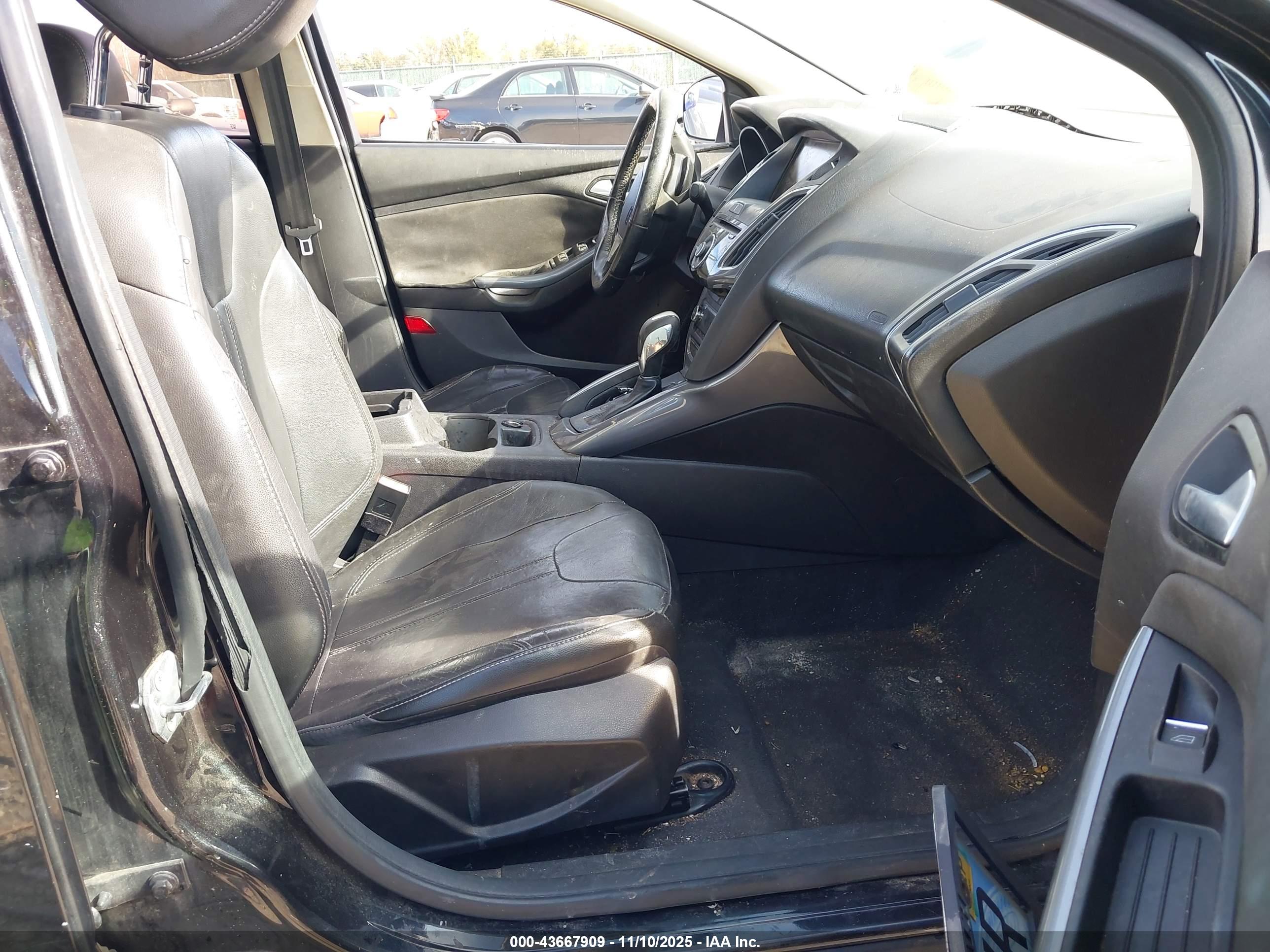 FORD FOCUS image 5
