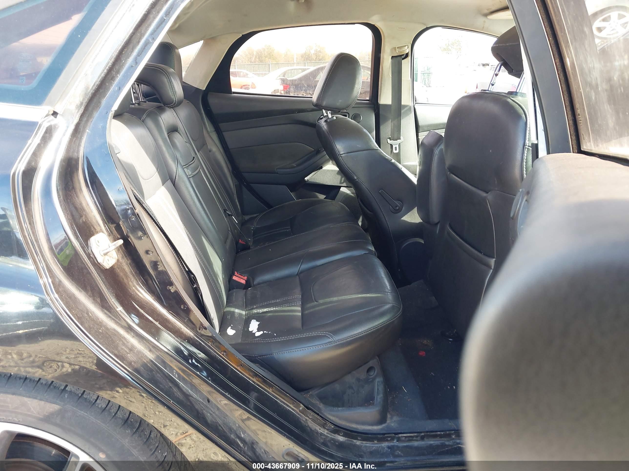 FORD FOCUS image 8