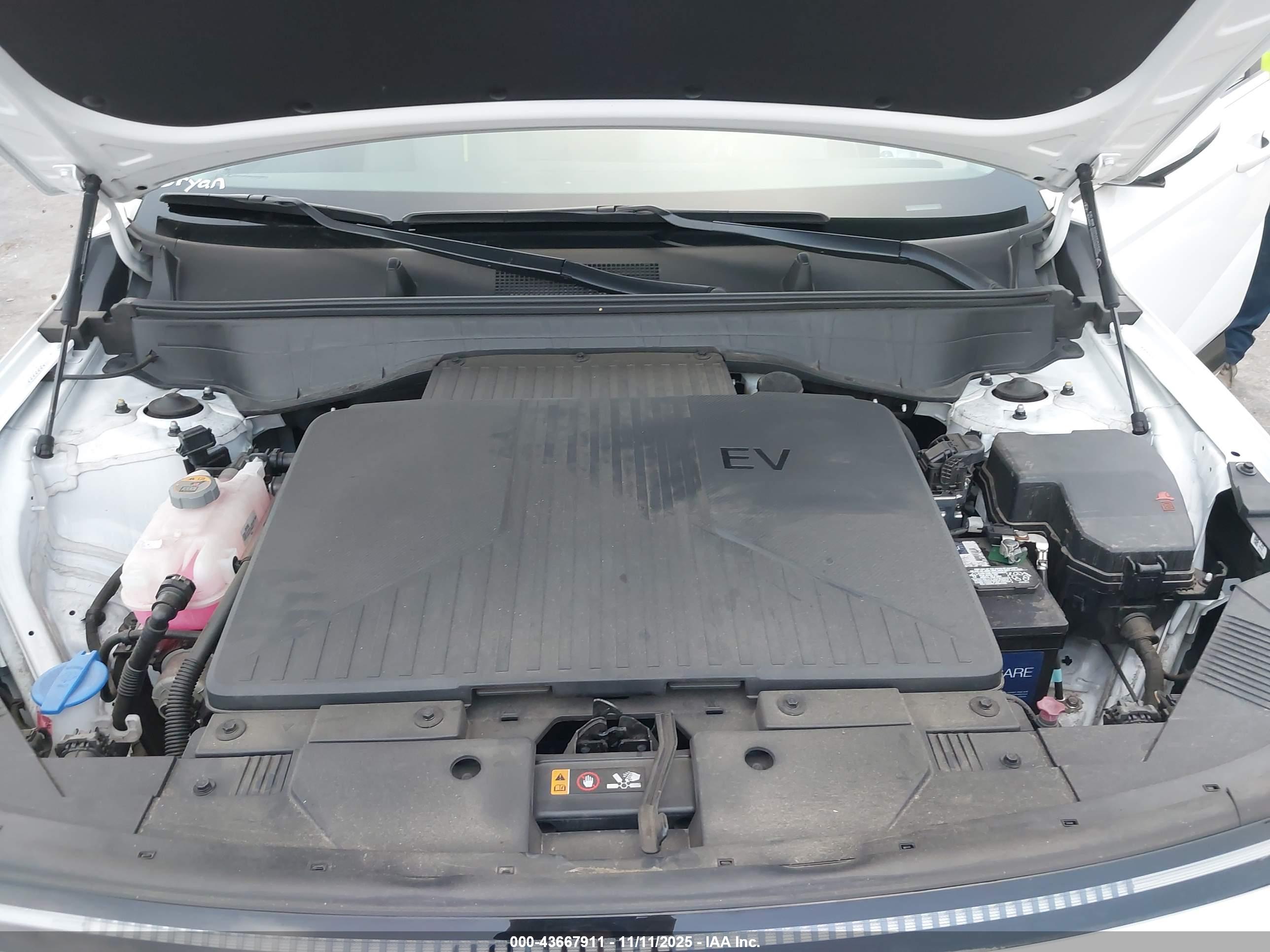 HYUNDAI KONA image 10
