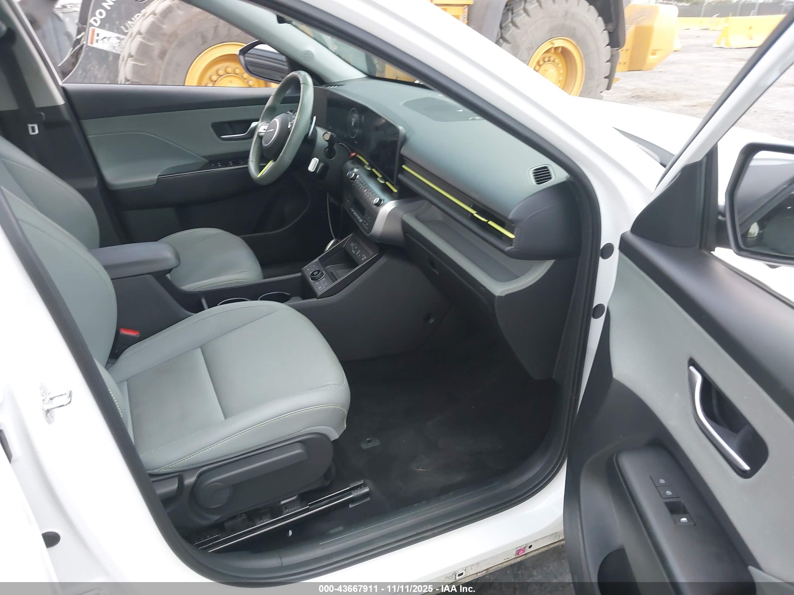 HYUNDAI KONA image 5