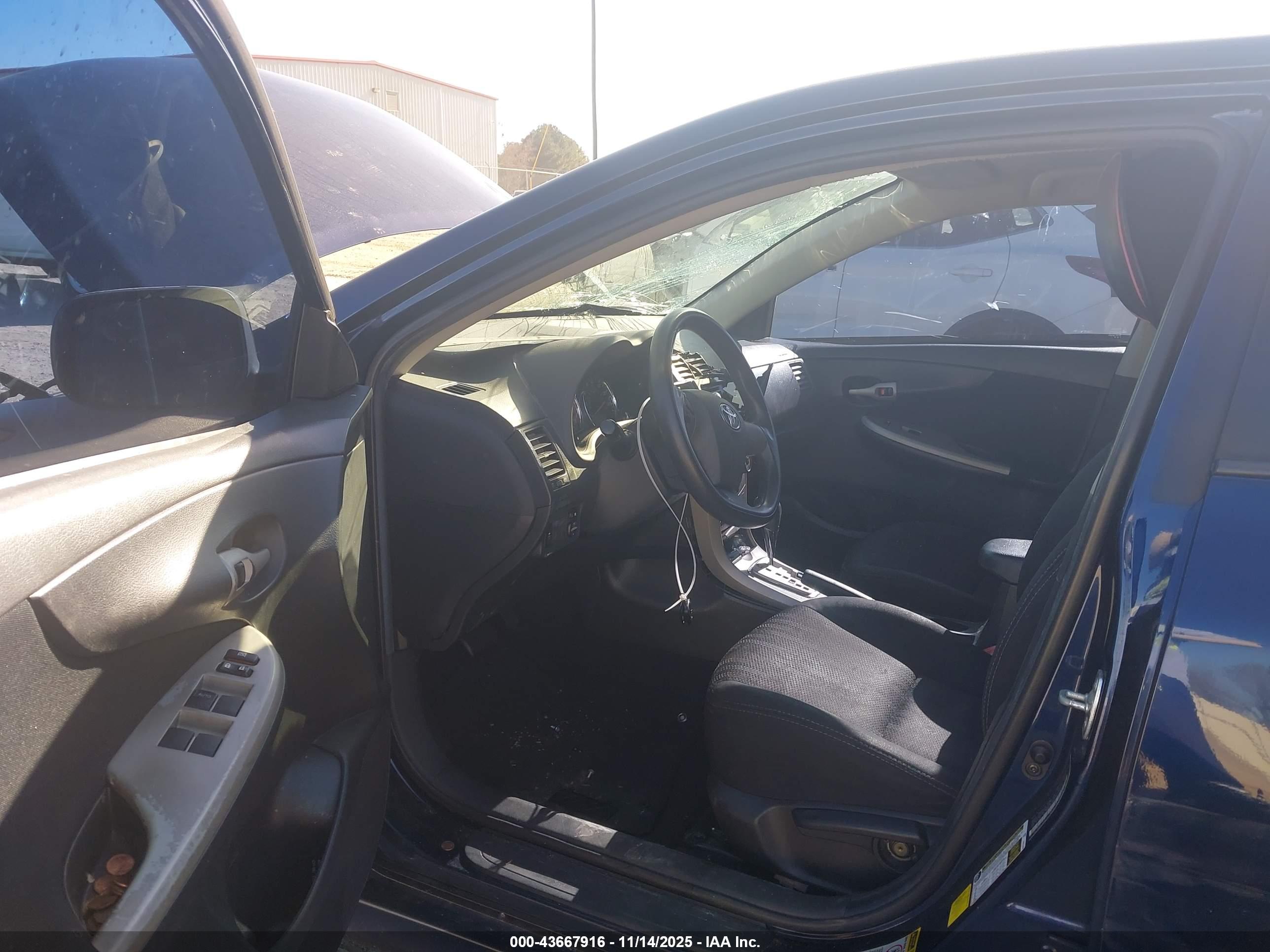 TOYOTA COROLLA image 5