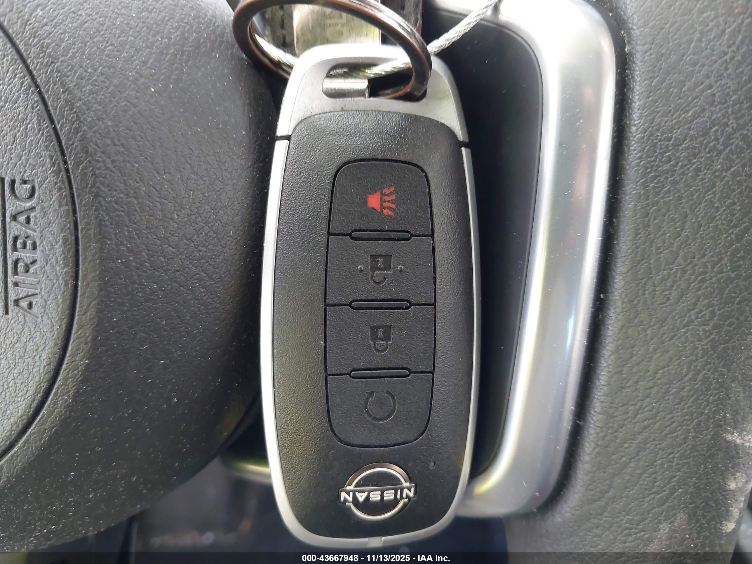 NISSAN ROGUE image 11