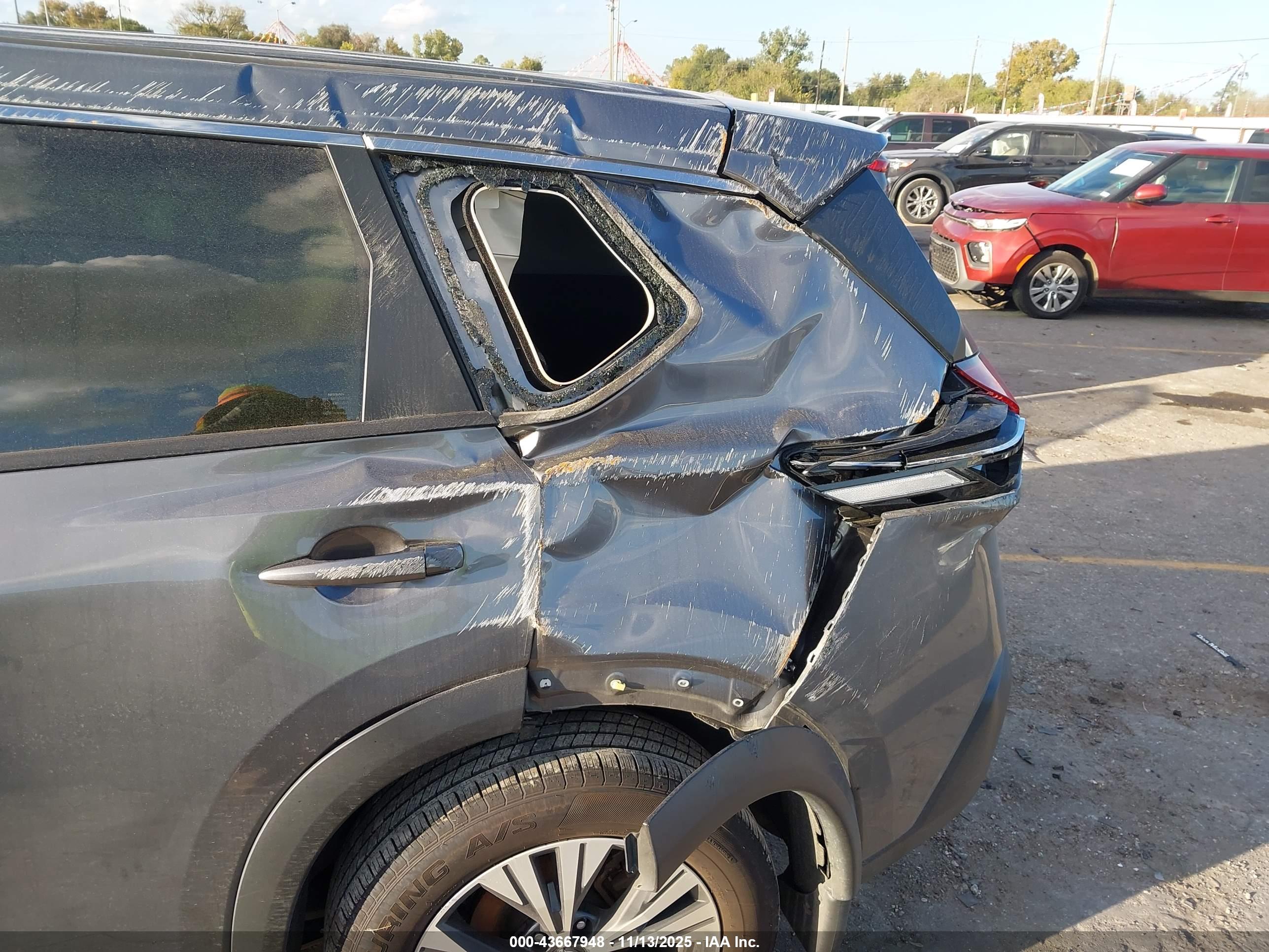NISSAN ROGUE image 6