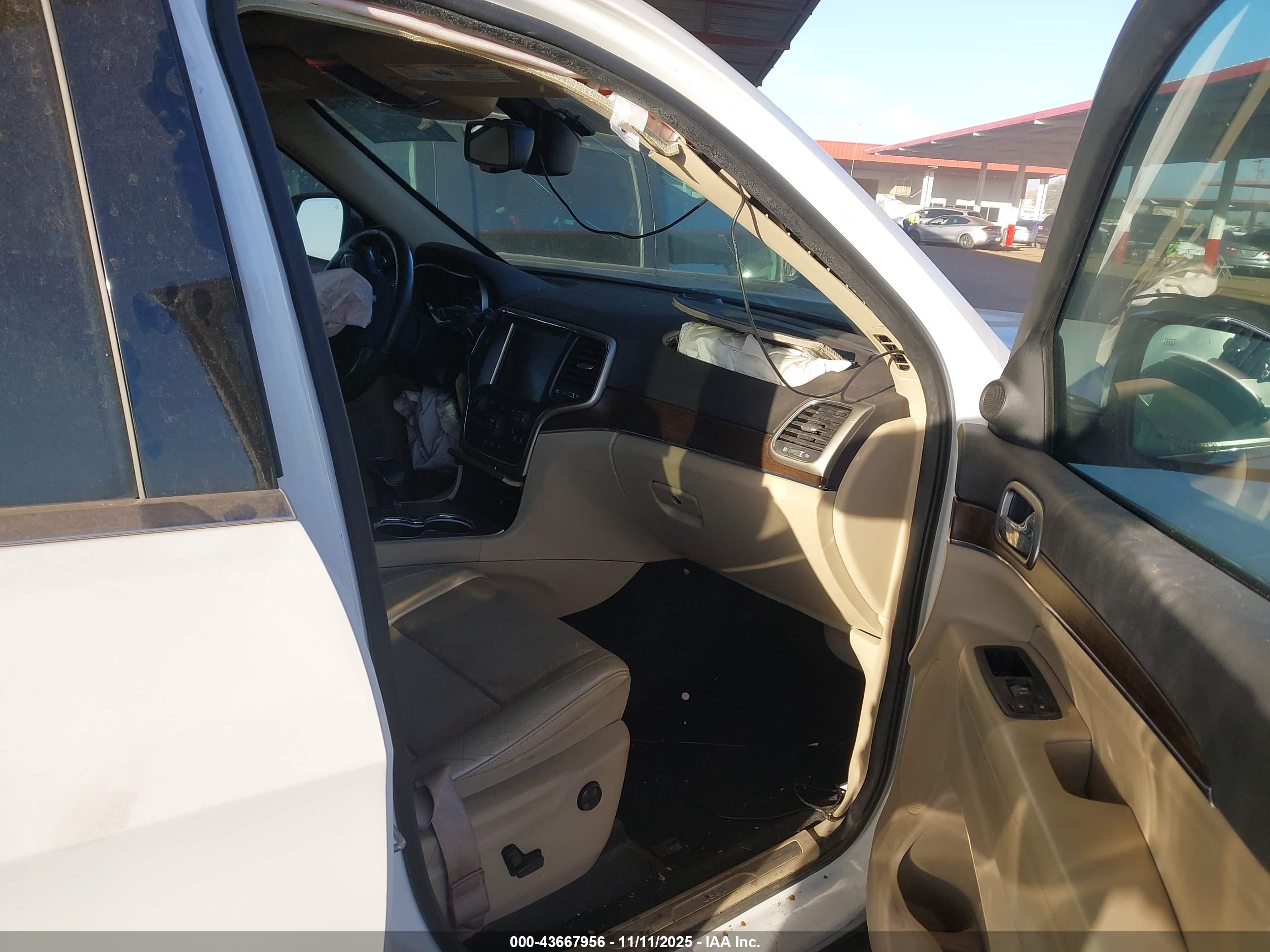 JEEP GRAND image 5