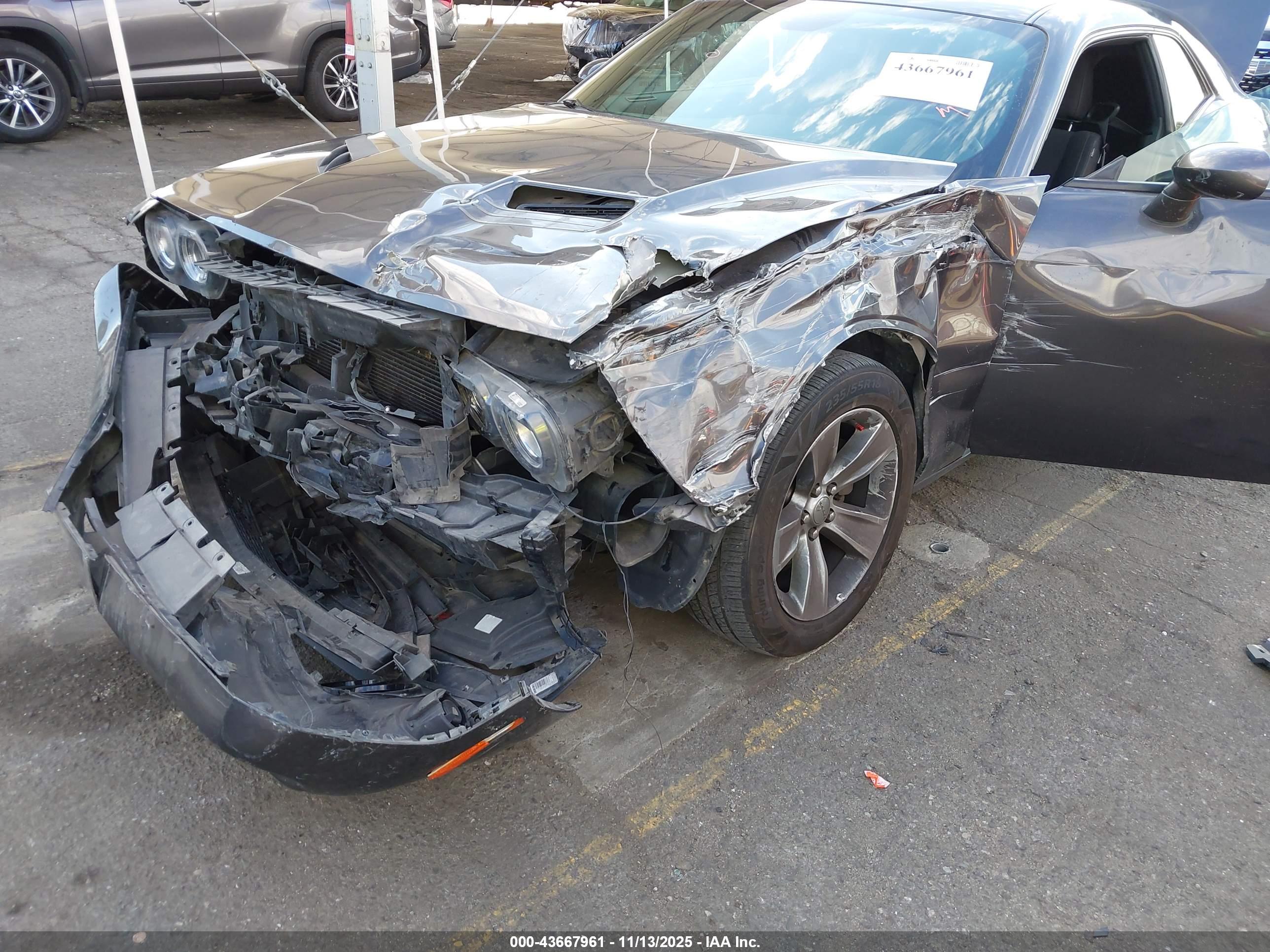 DODGE CHALLENGER image 6