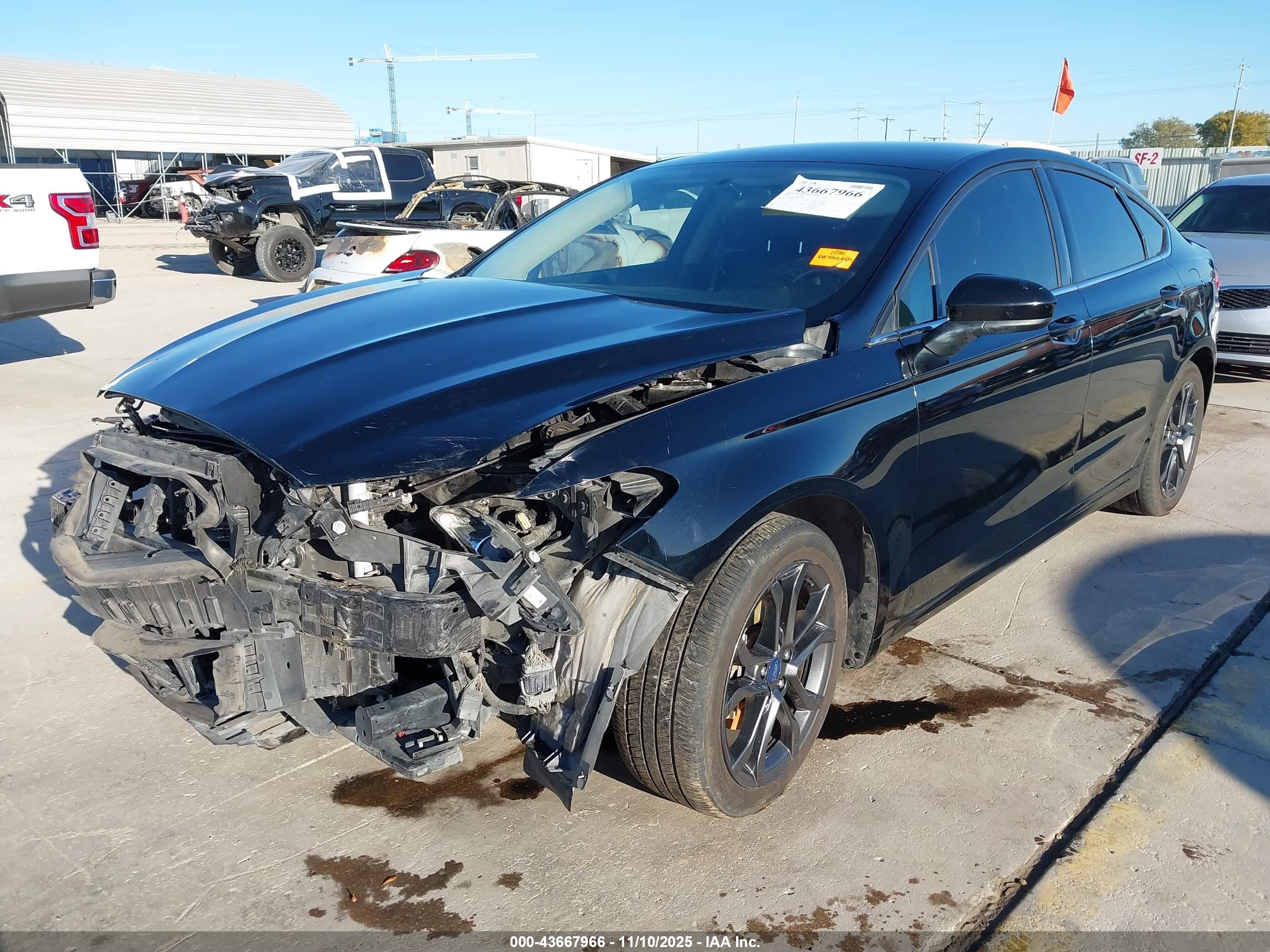 FORD FUSION image 2