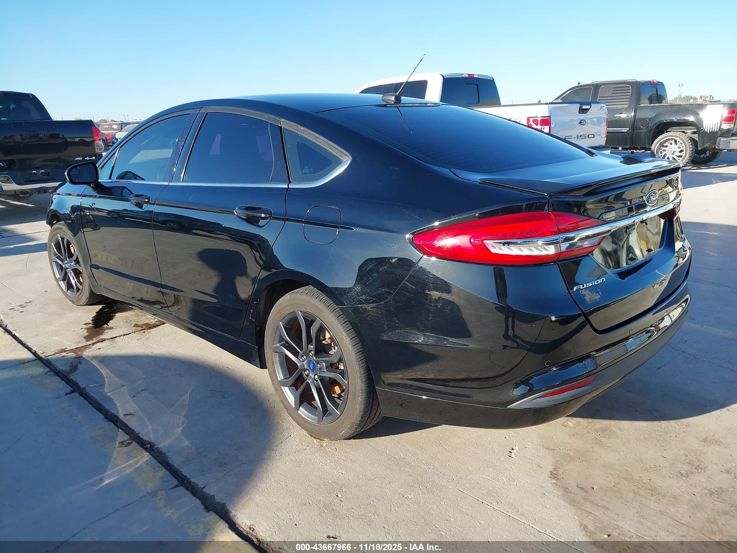FORD FUSION image 3