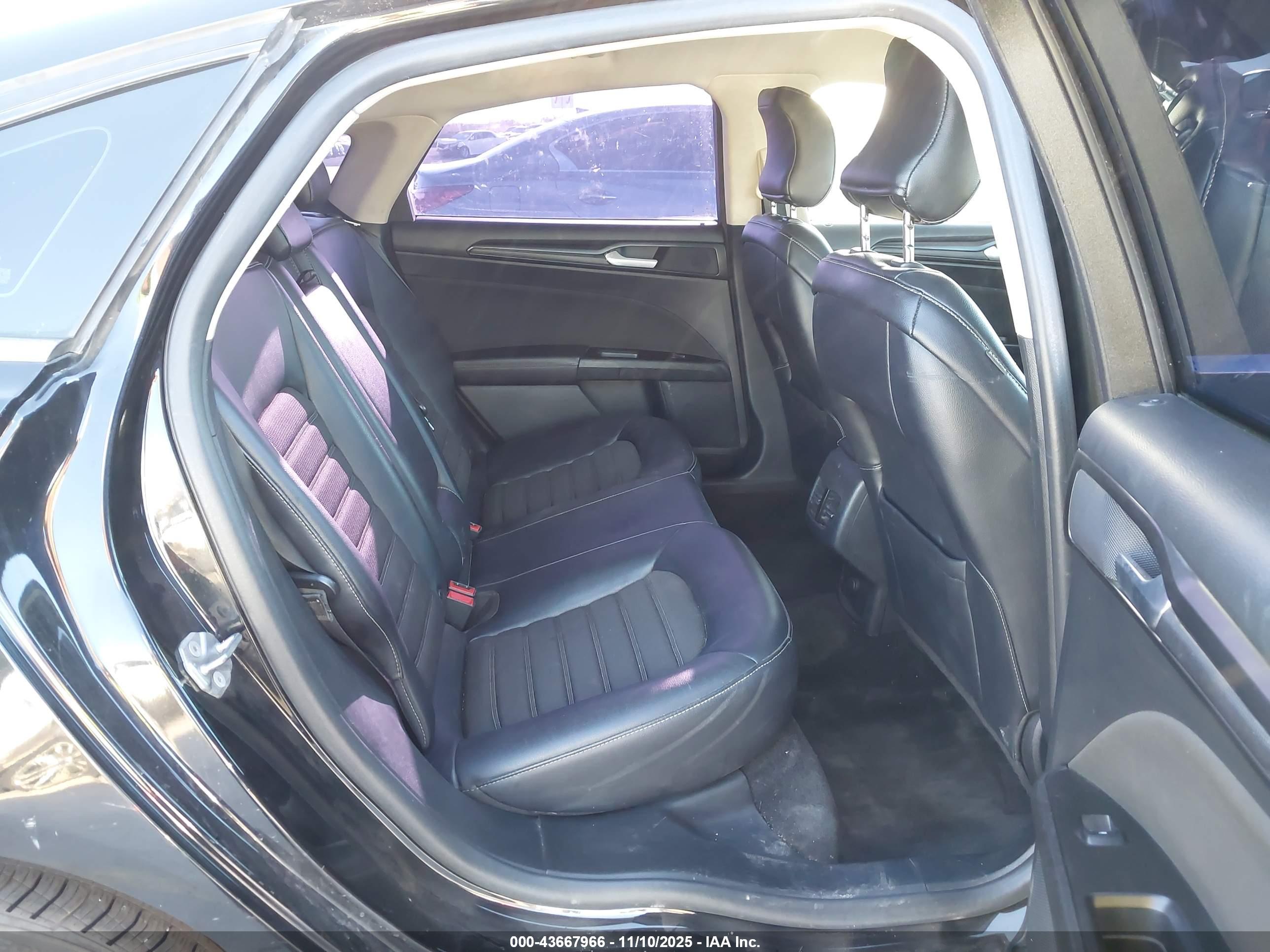 FORD FUSION image 8
