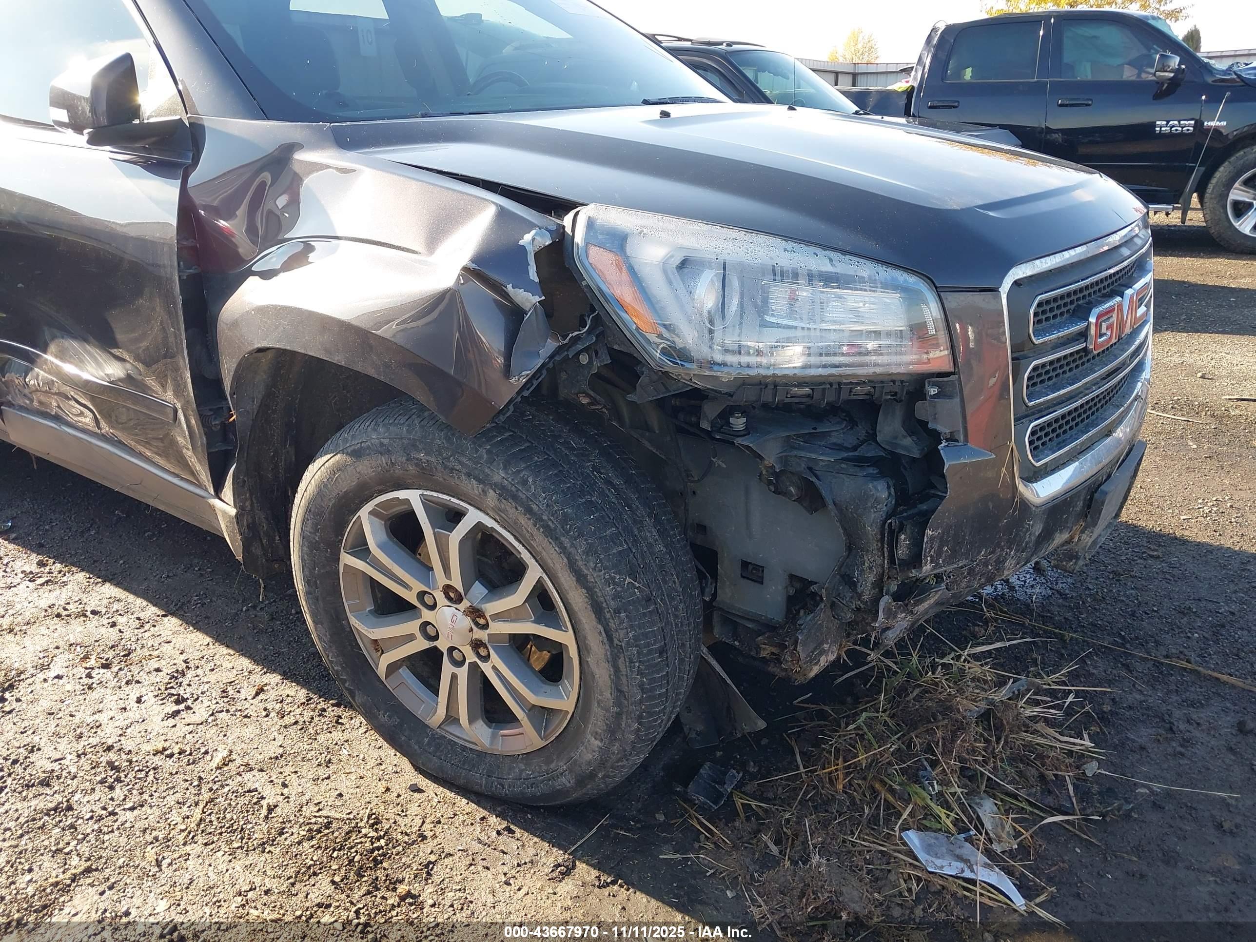 GMC ACADIA image 6