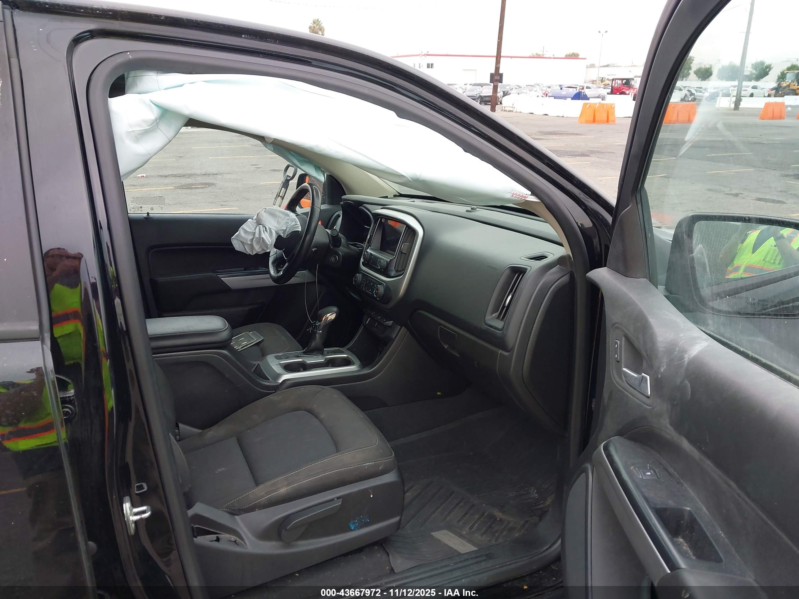 CHEVROLET COLORADO image 5