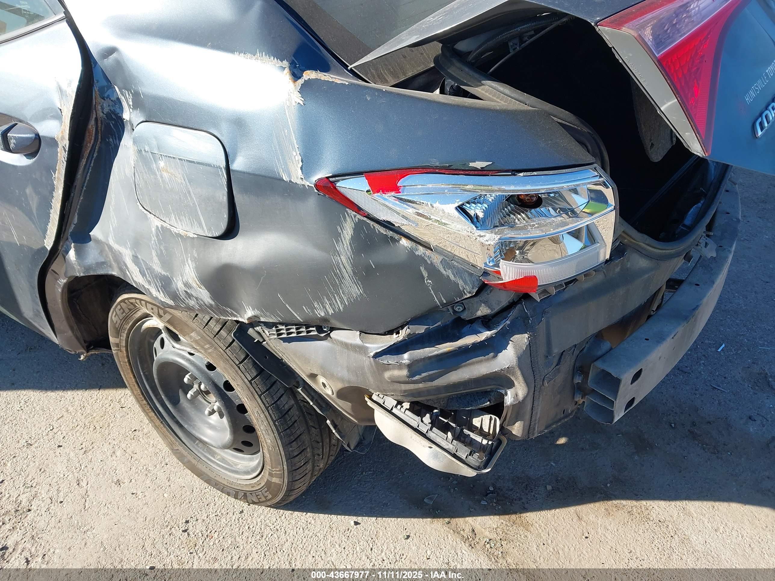 TOYOTA COROLLA image 6