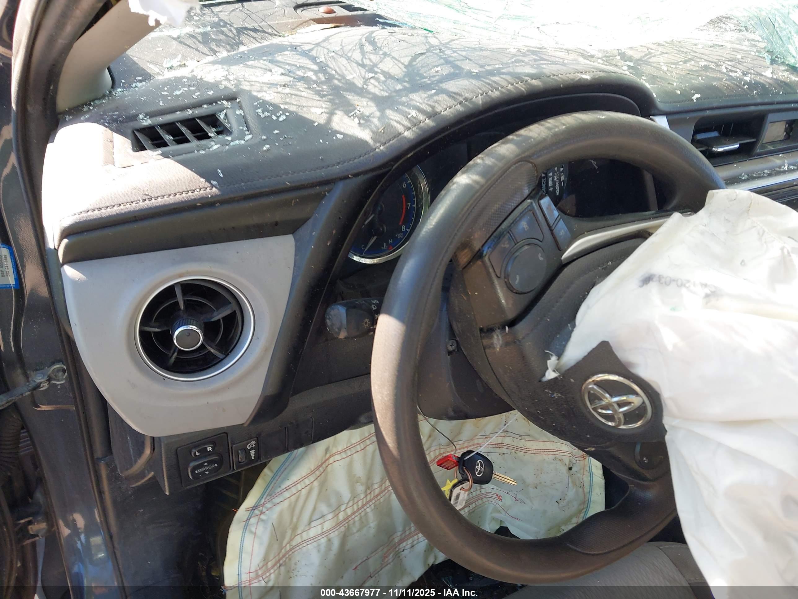 TOYOTA COROLLA image 7