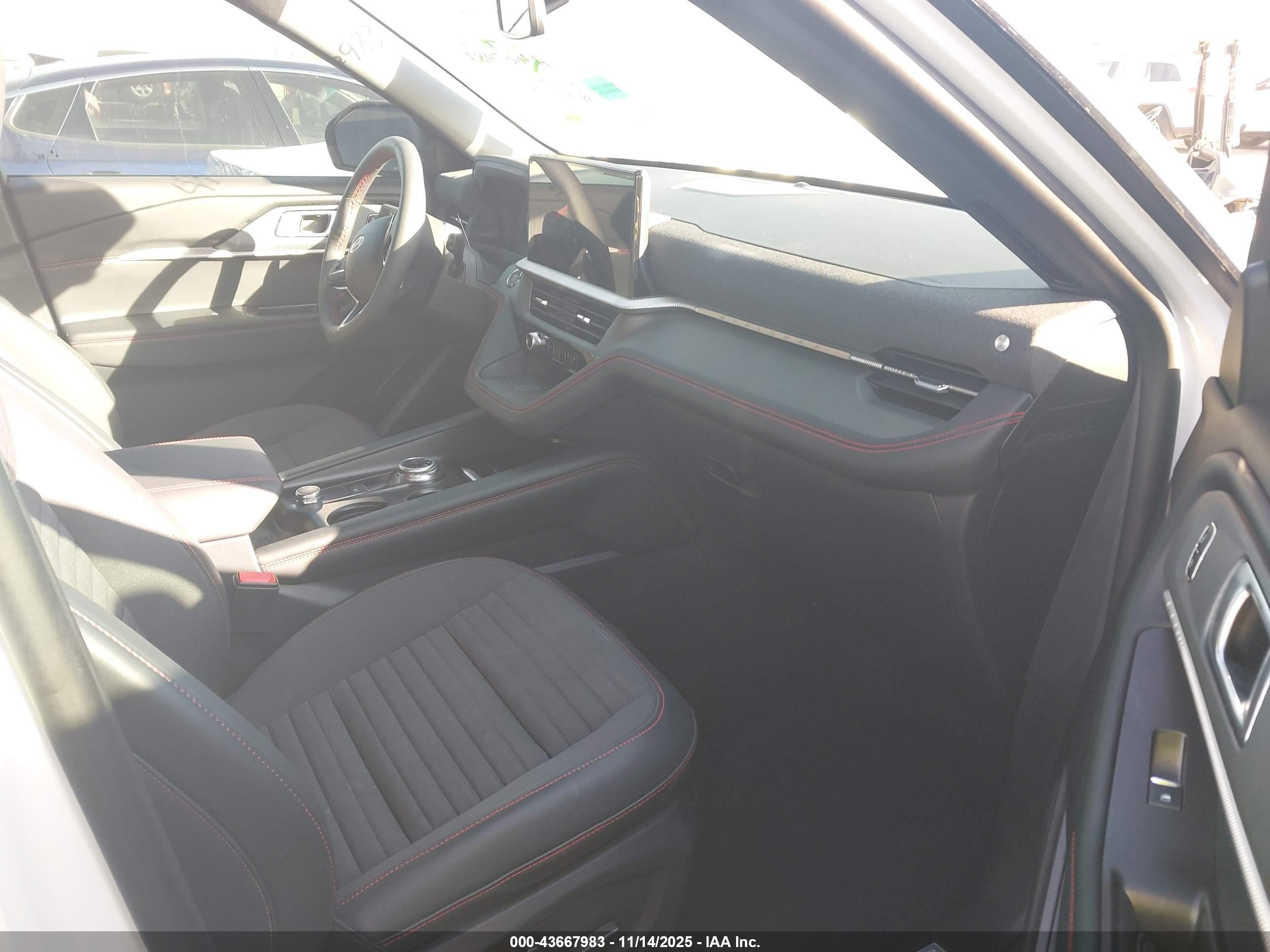 FORD EXPLORER image 5