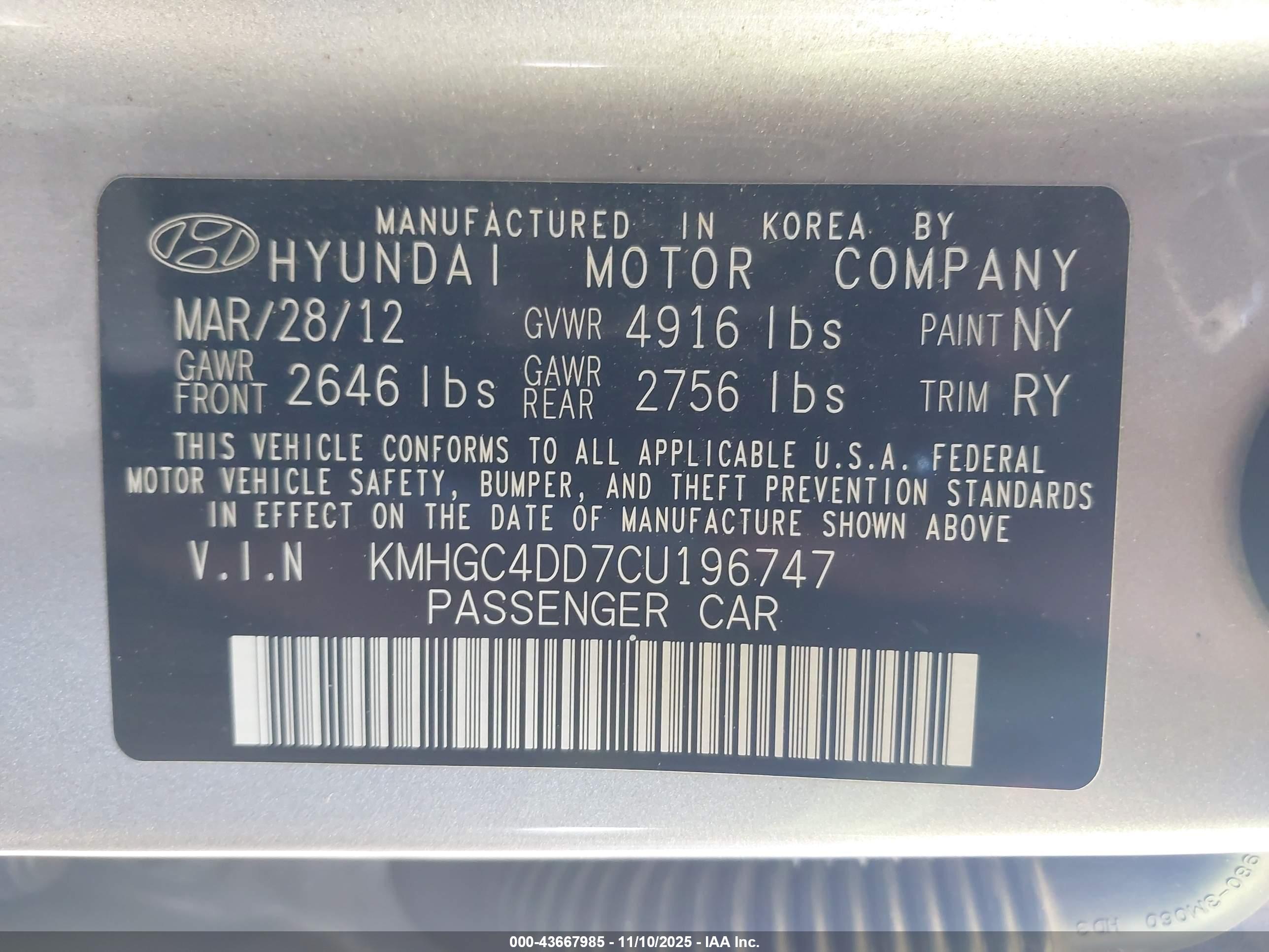 HYUNDAI GENESIS image 9