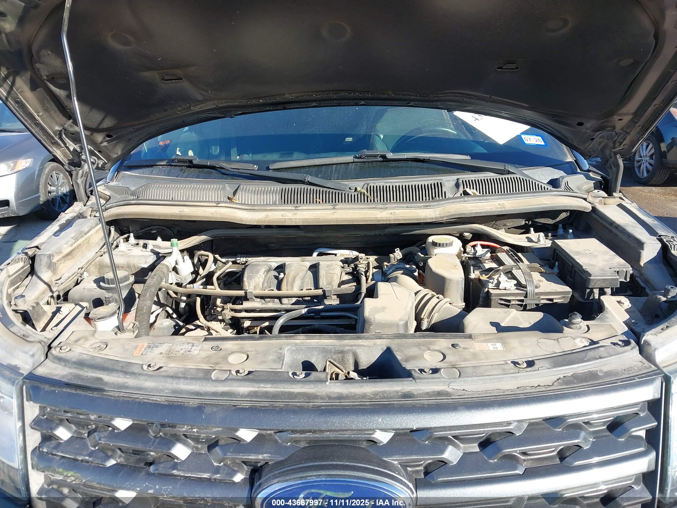 FORD EXPLORER image 10