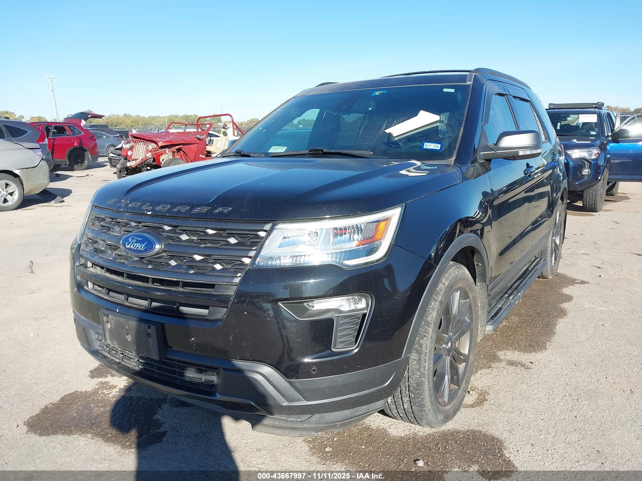 FORD EXPLORER image 2