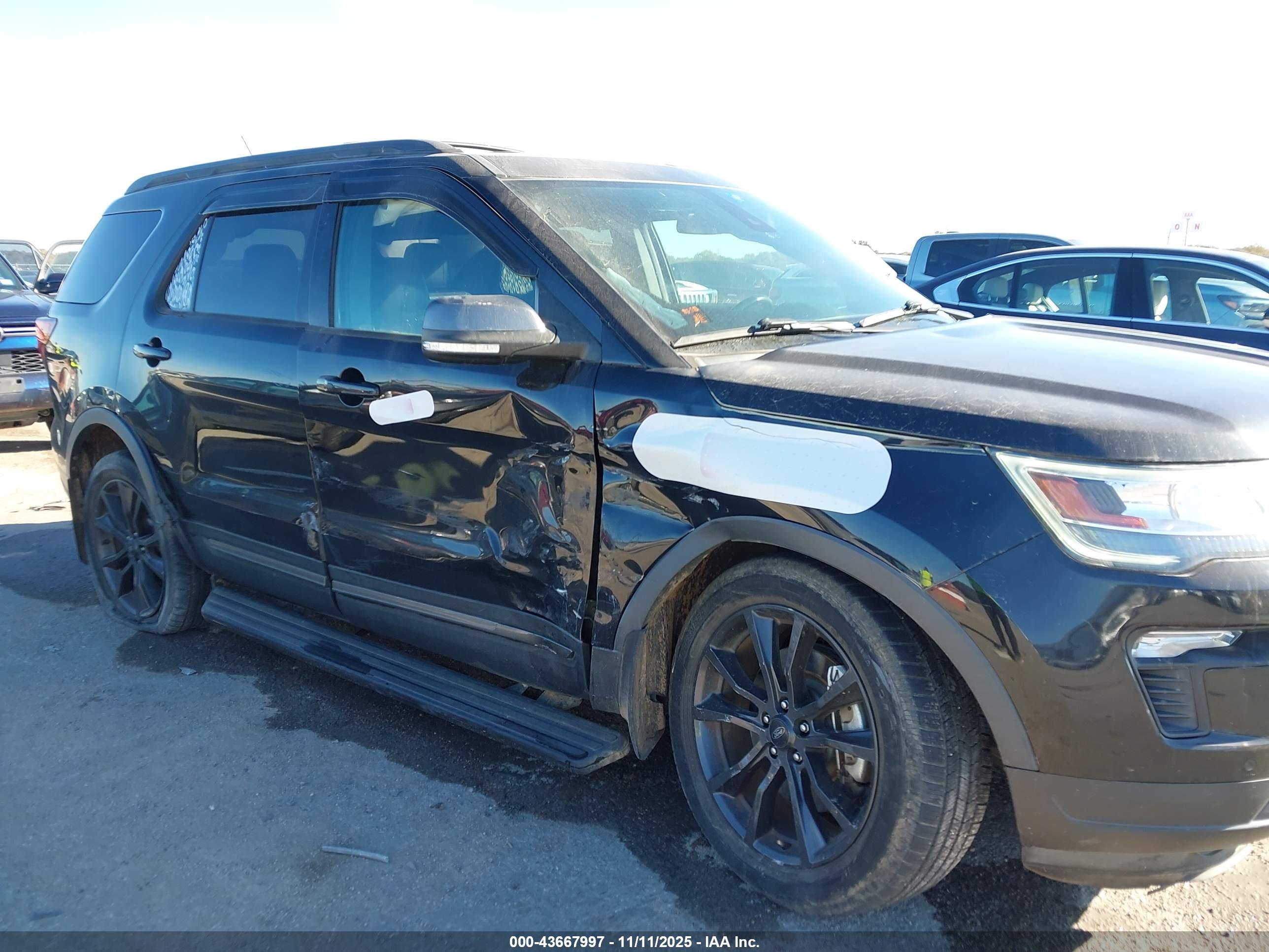 FORD EXPLORER image 6