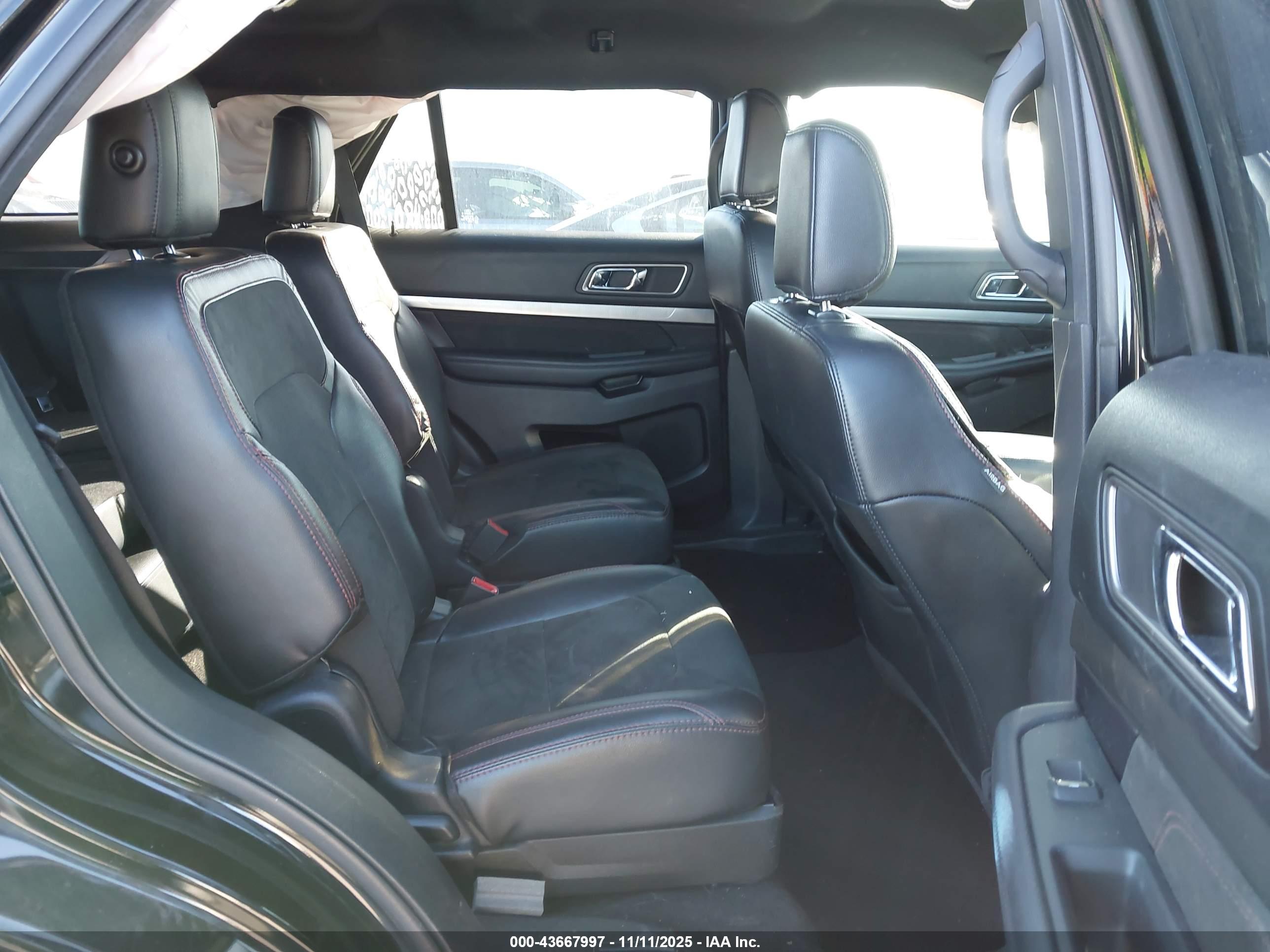 FORD EXPLORER image 8