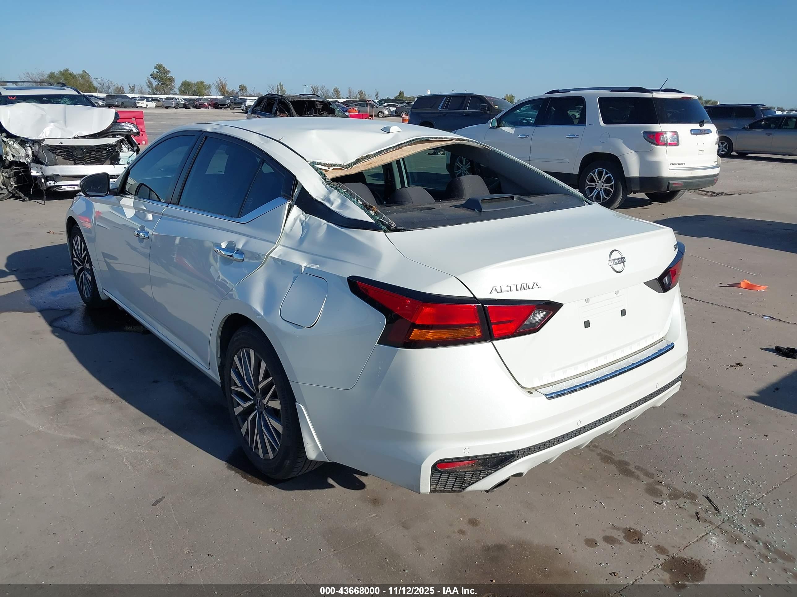NISSAN ALTIMA image 3