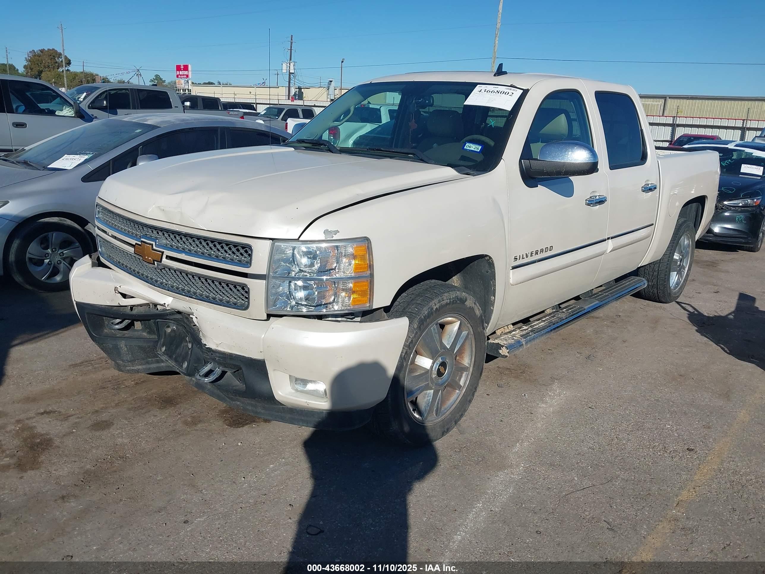 CHEVROLET SILVERADO image 2