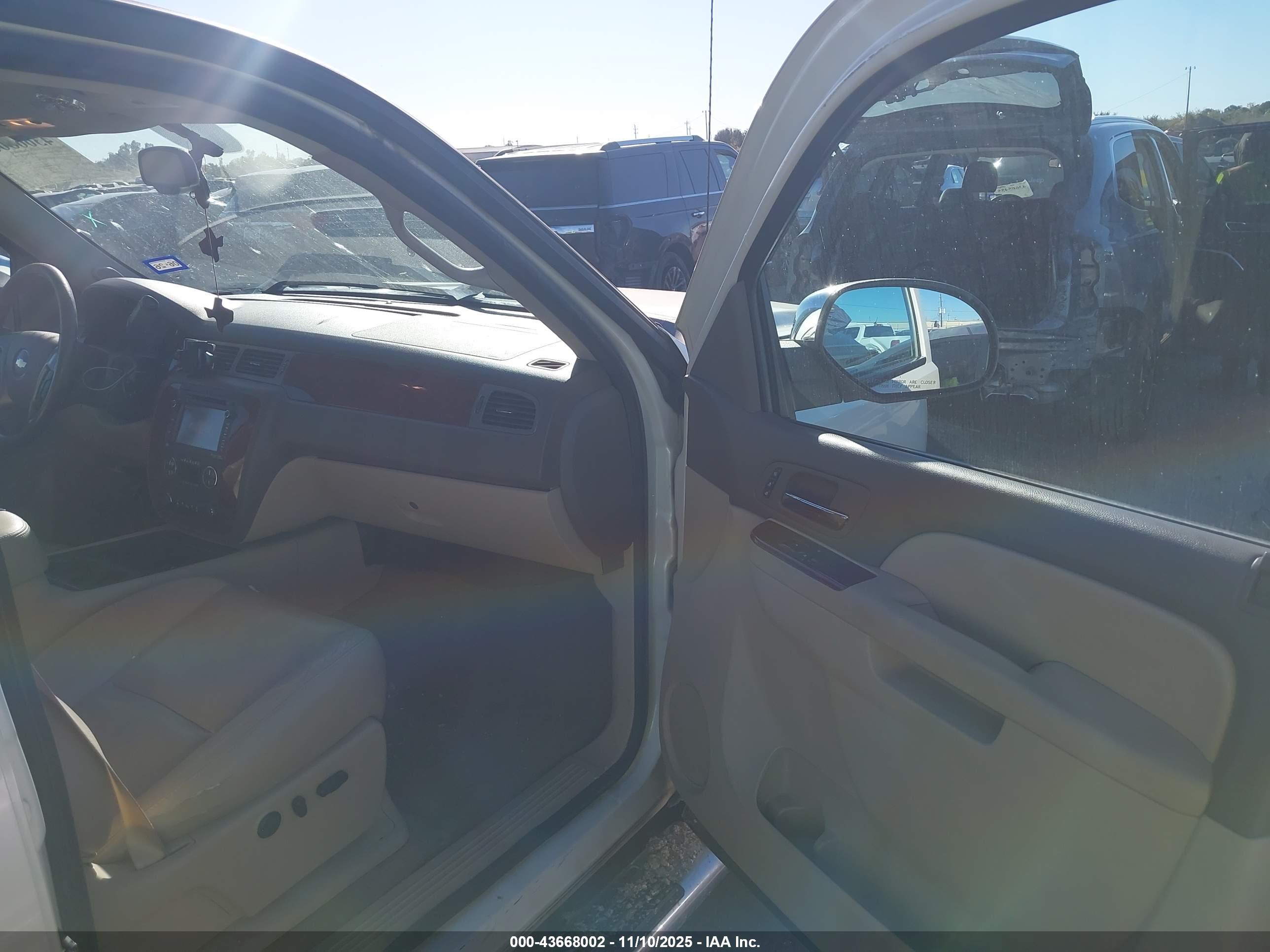 CHEVROLET SILVERADO image 5