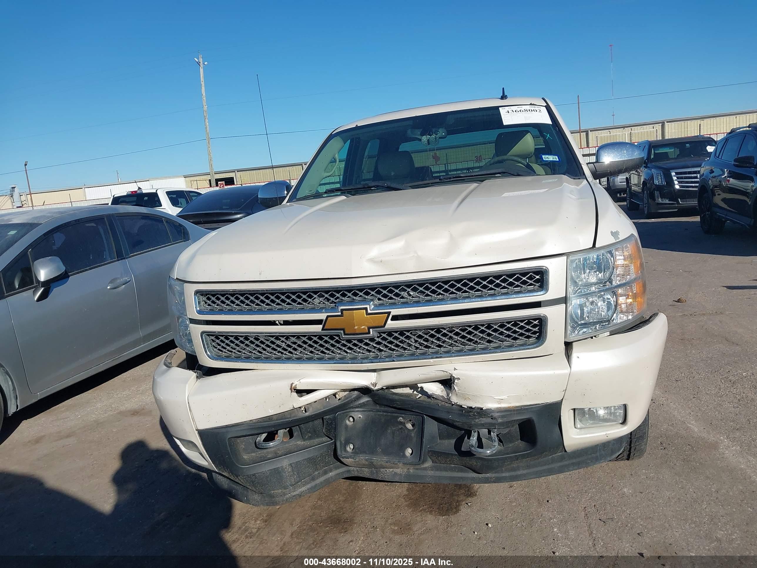 CHEVROLET SILVERADO image 6