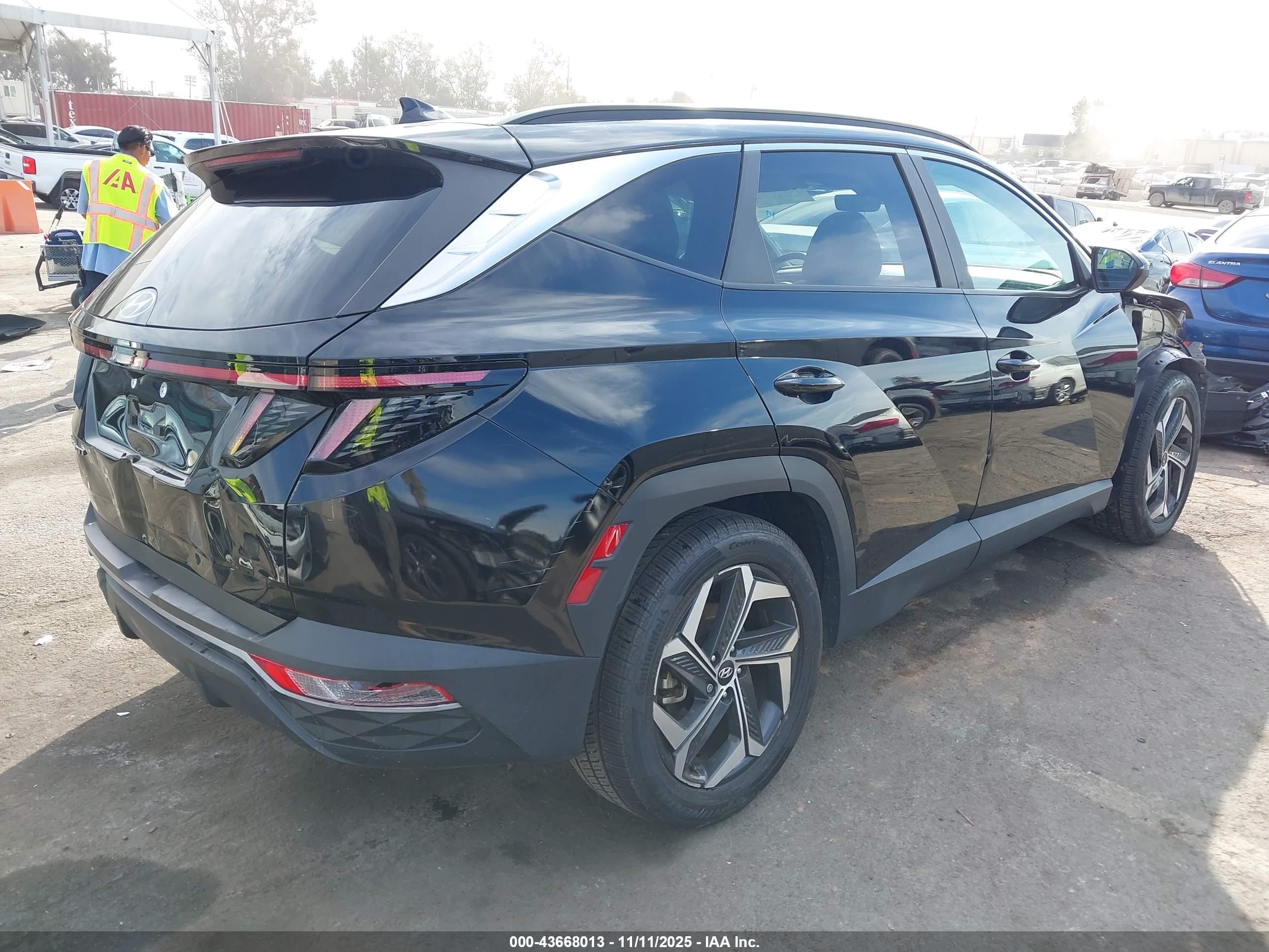 HYUNDAI TUCSON image 4