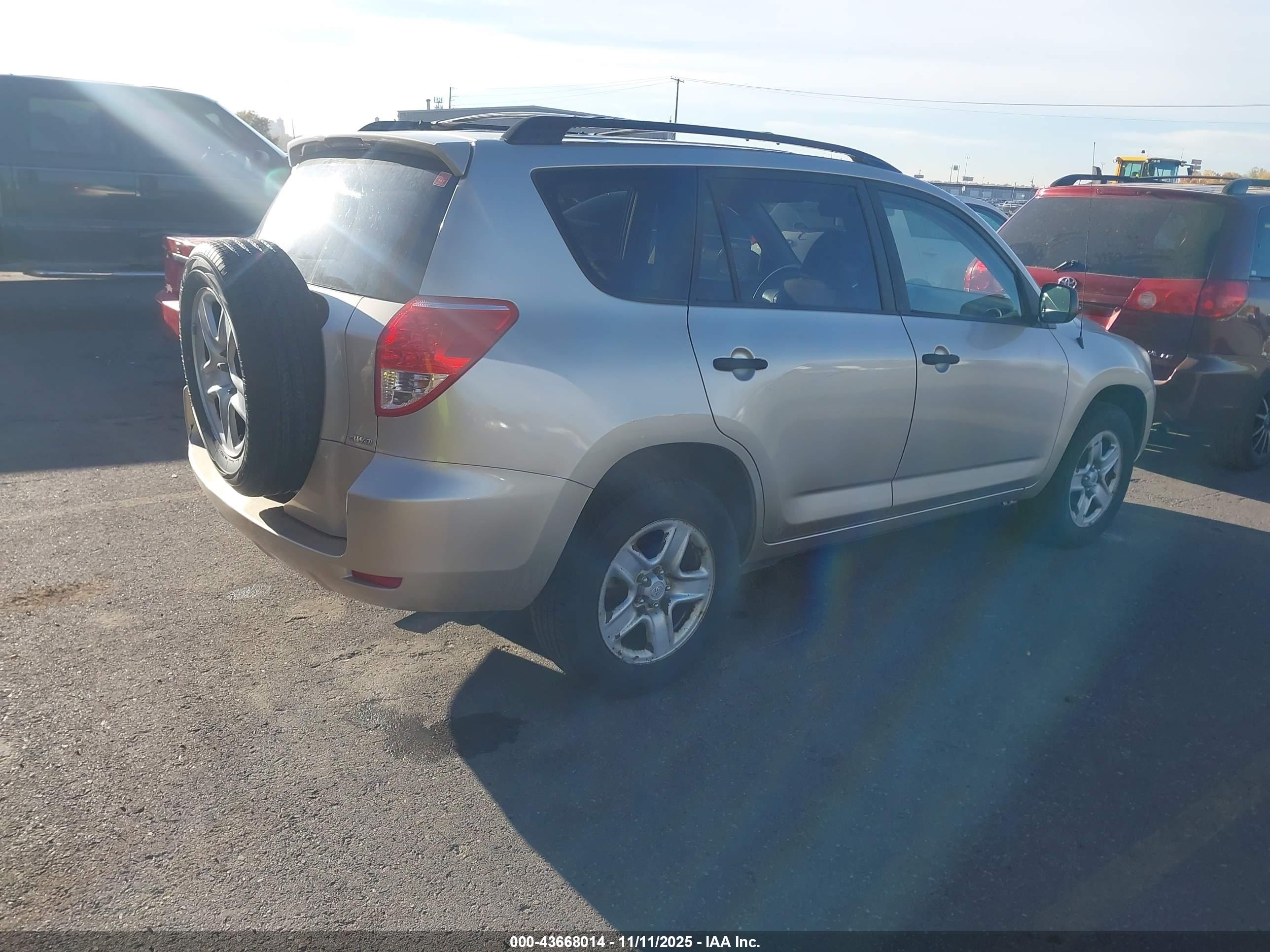 TOYOTA RAV4 image 4
