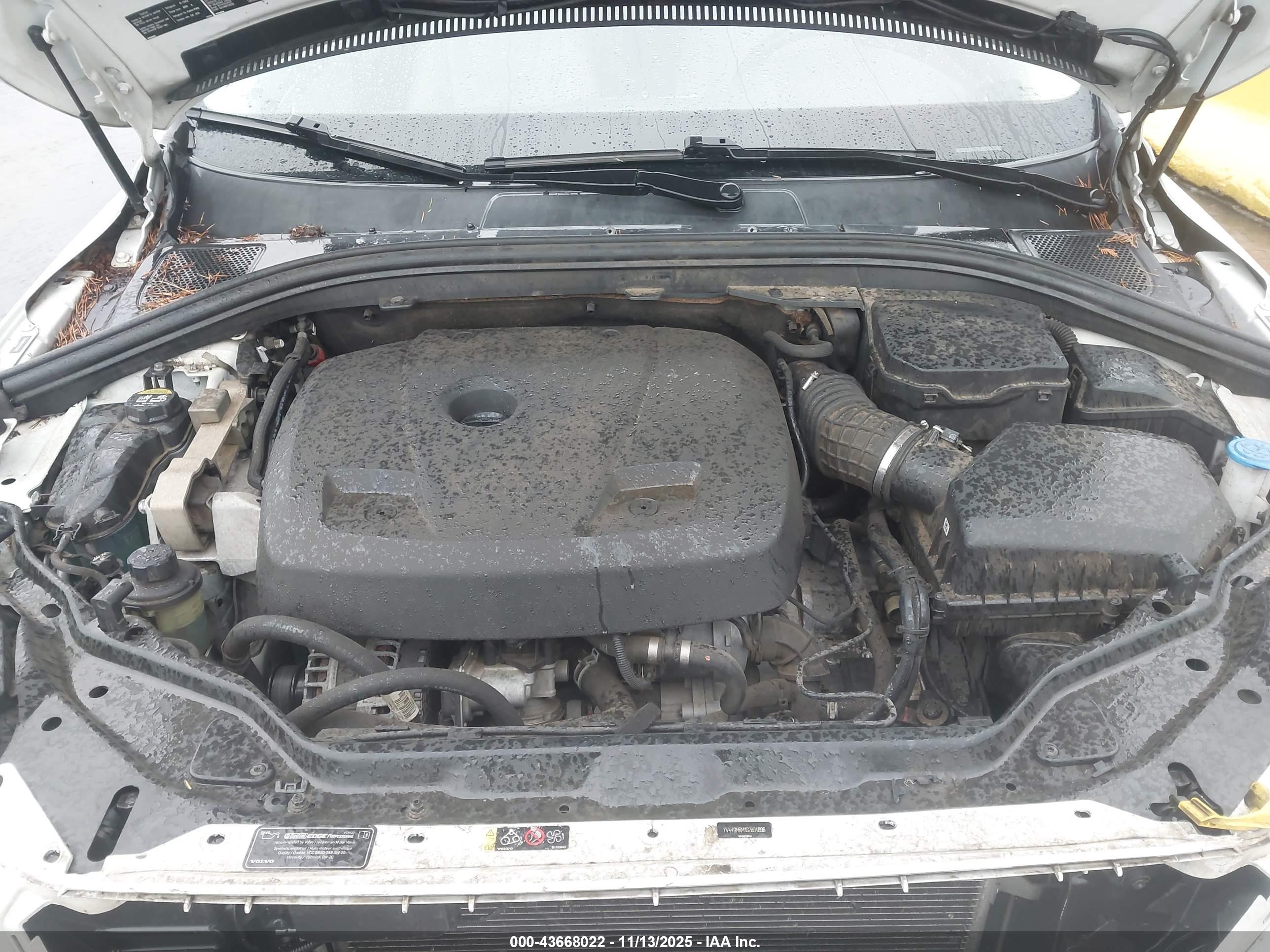 VOLVO XC60 image 10