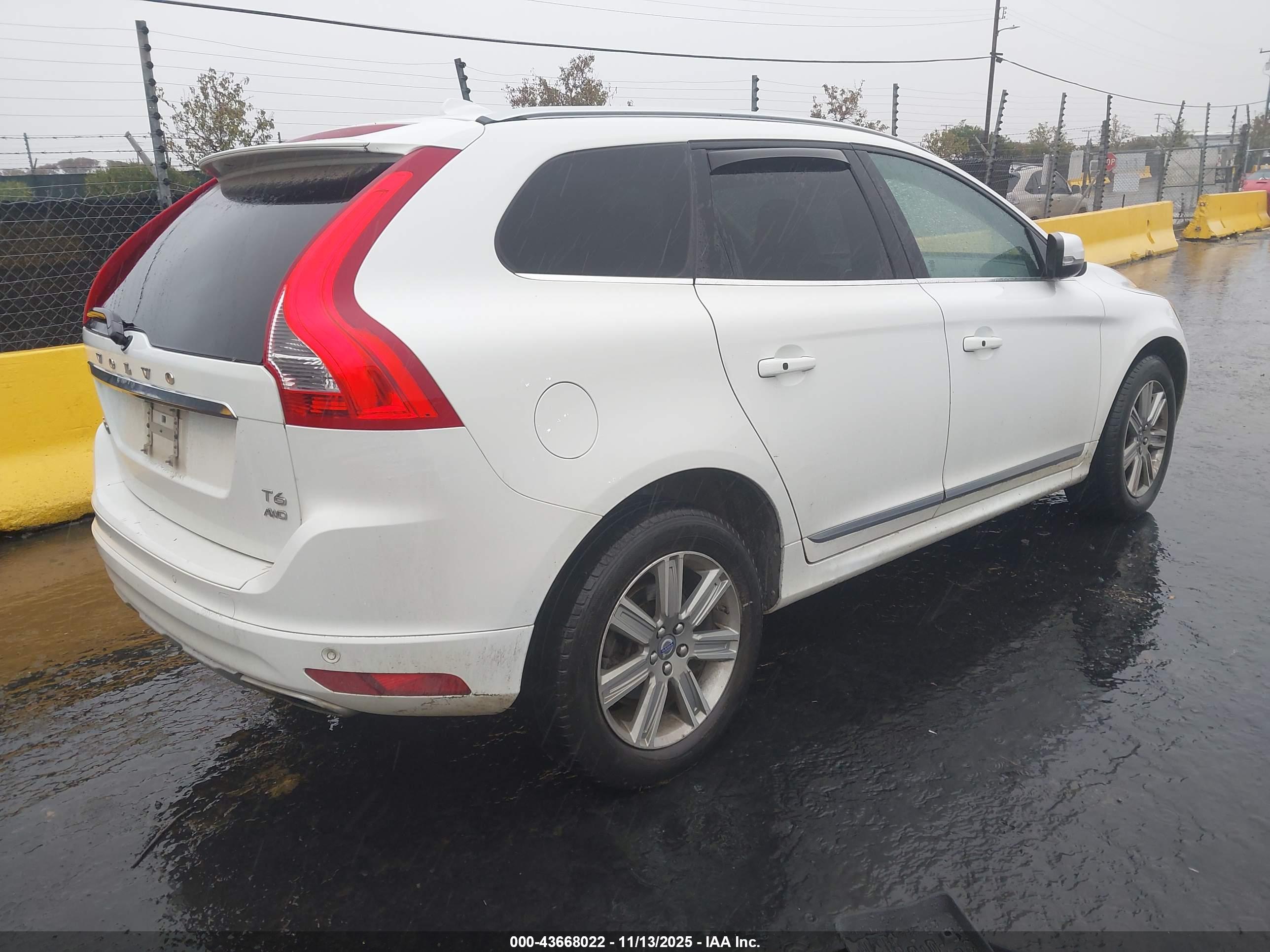 VOLVO XC60 image 4