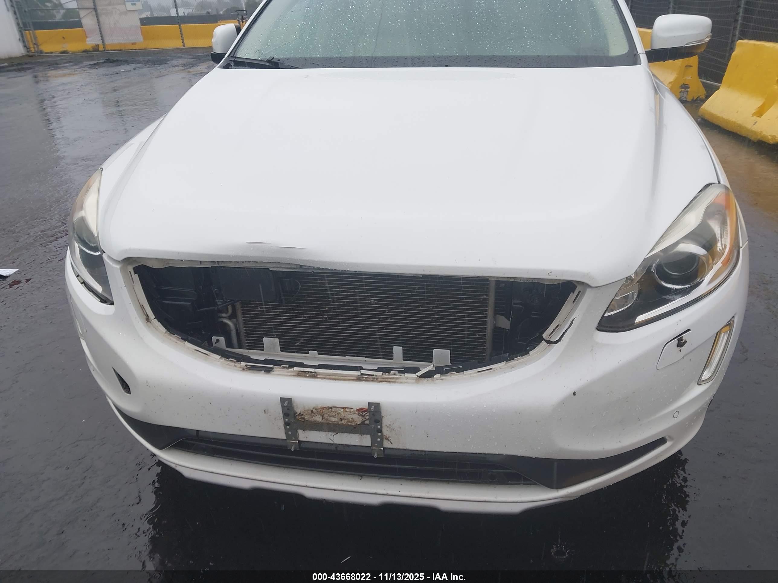 VOLVO XC60 image 6