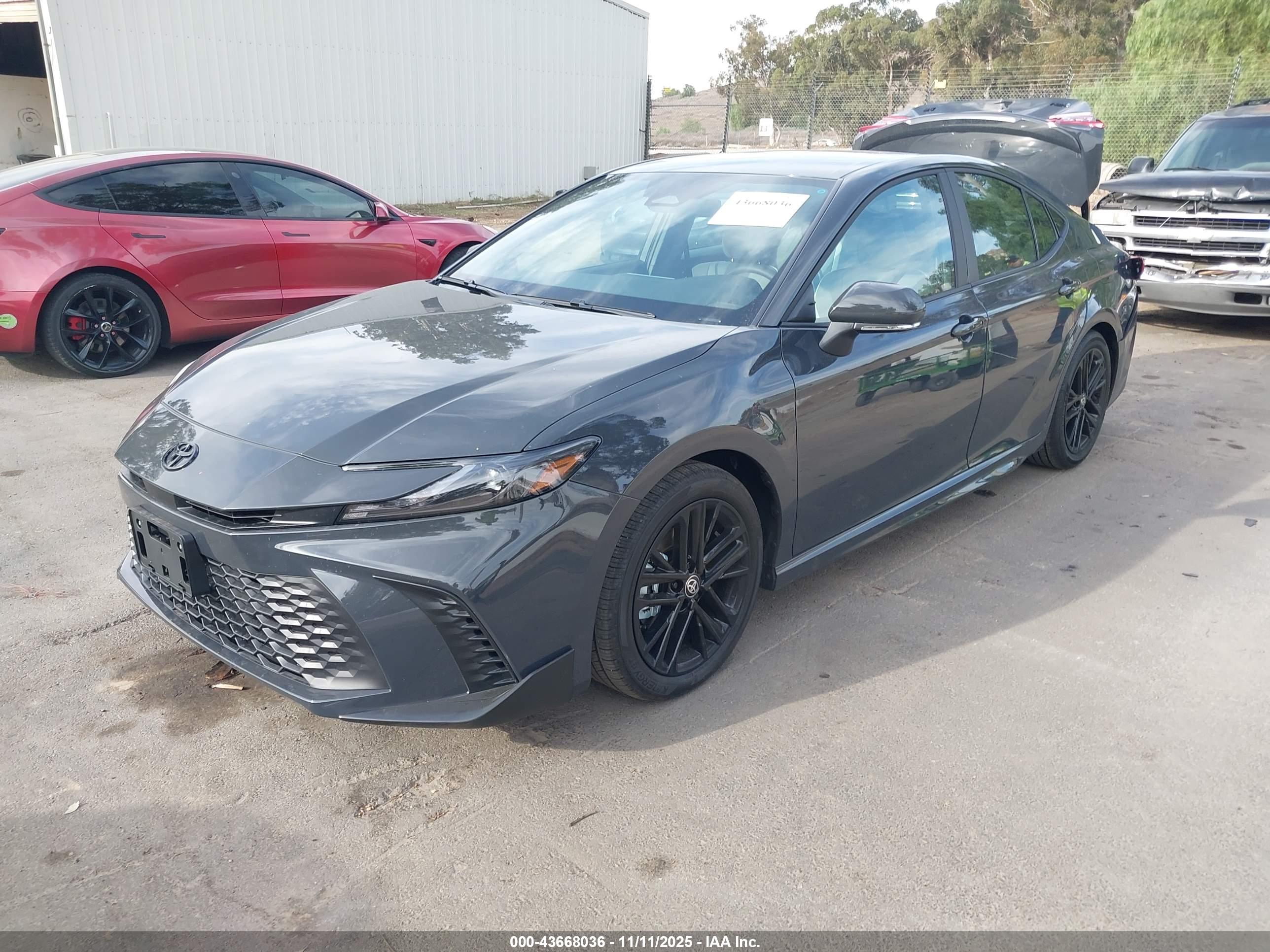 TOYOTA CAMRY image 2
