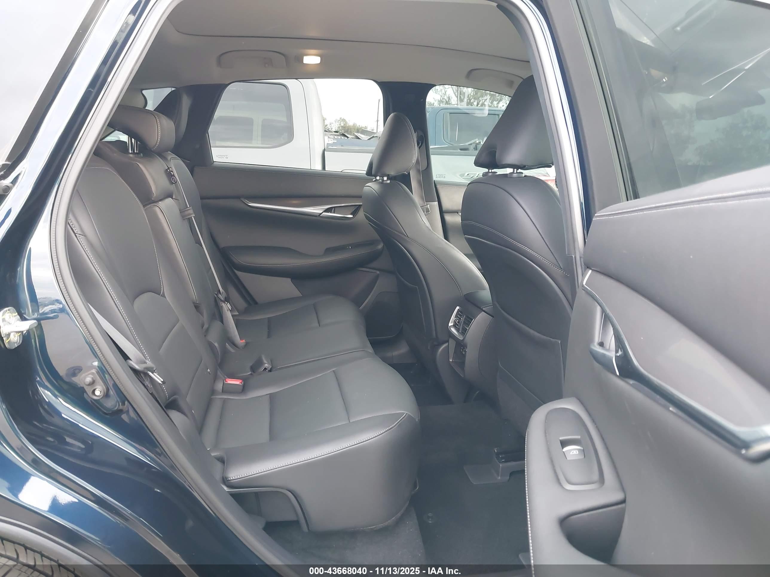 INFINITI QX50 image 8
