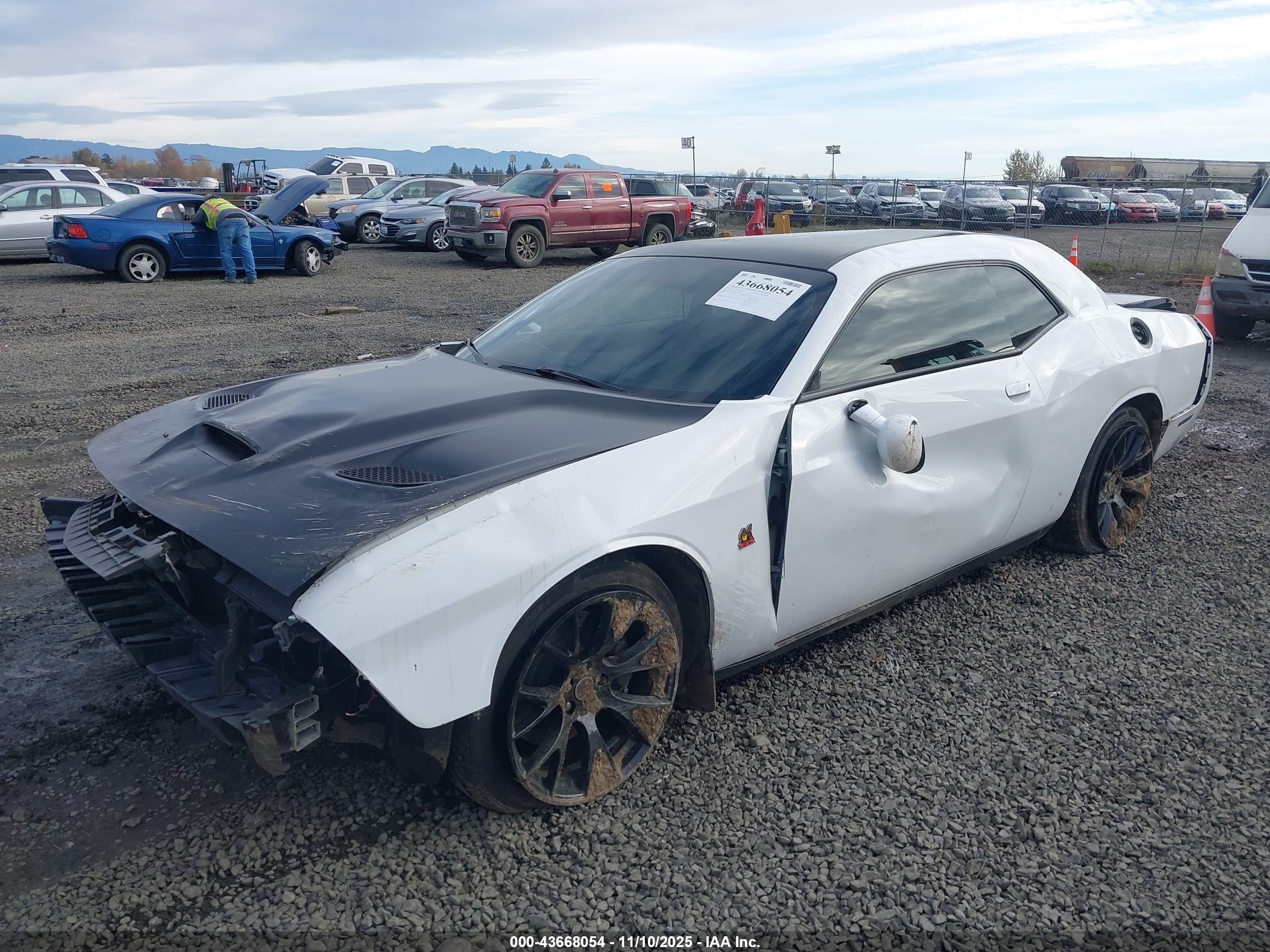 DODGE CHALLENGER image 2
