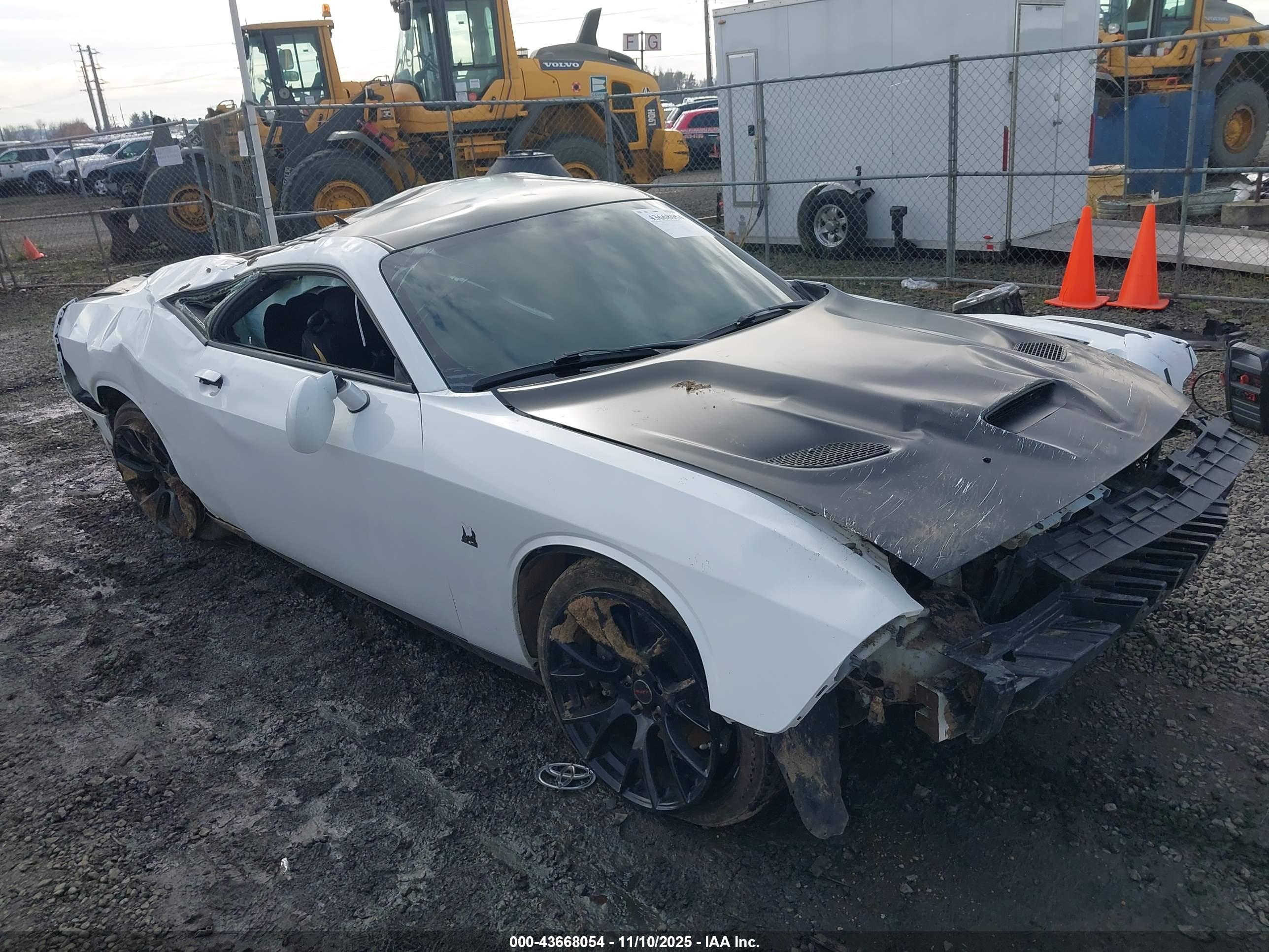DODGE CHALLENGER image 6