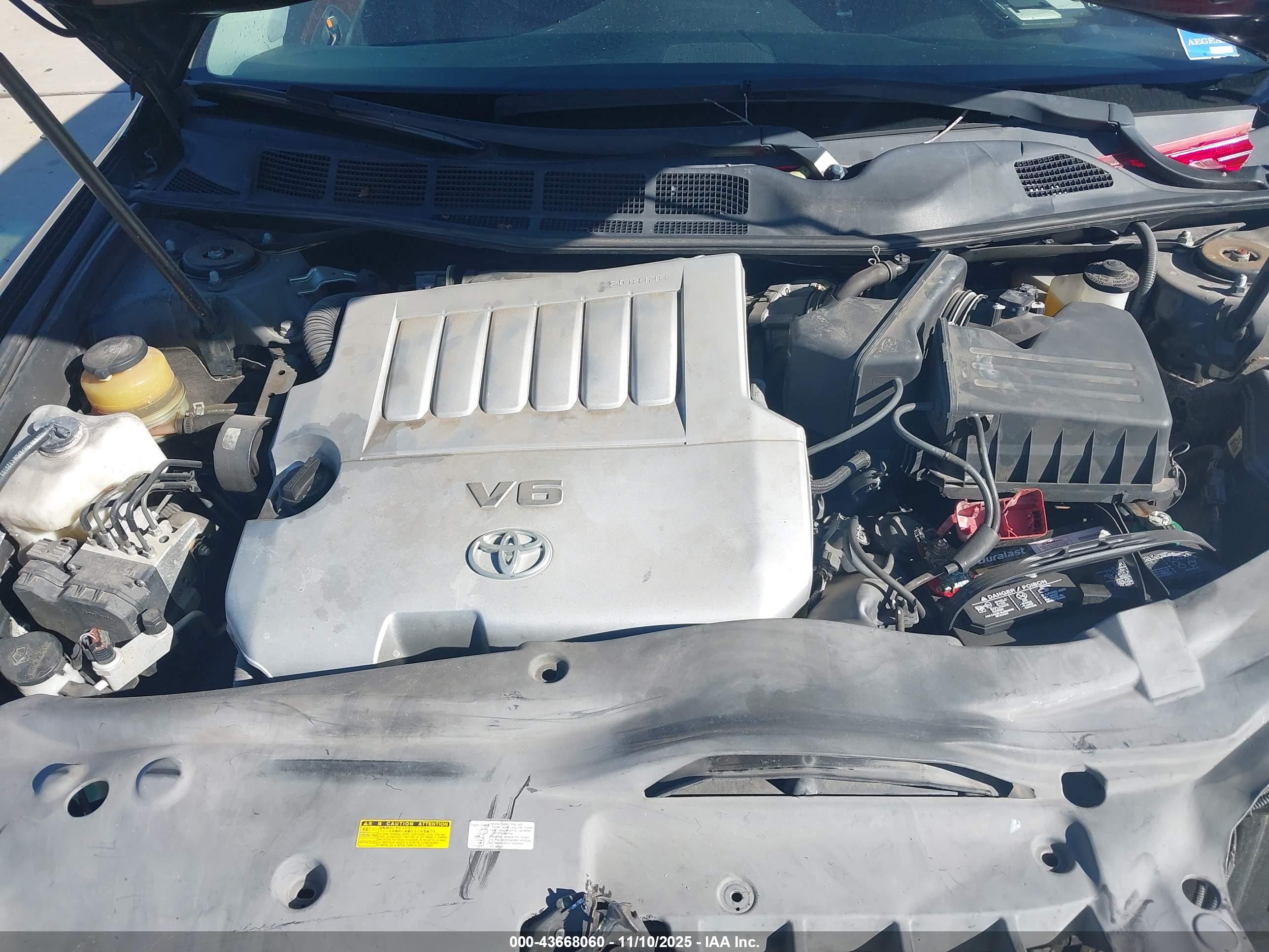 TOYOTA AVALON image 10
