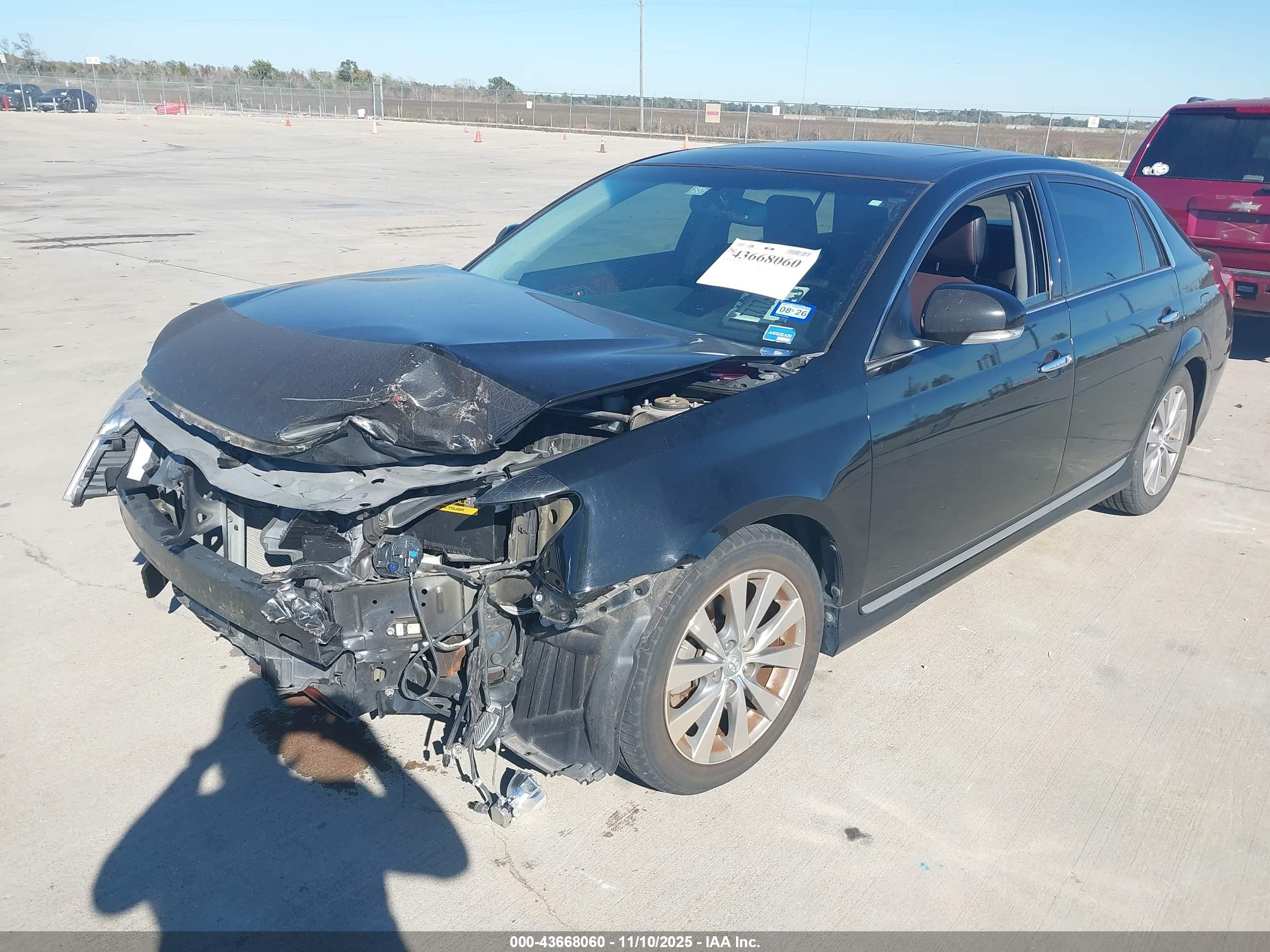 TOYOTA AVALON image 6
