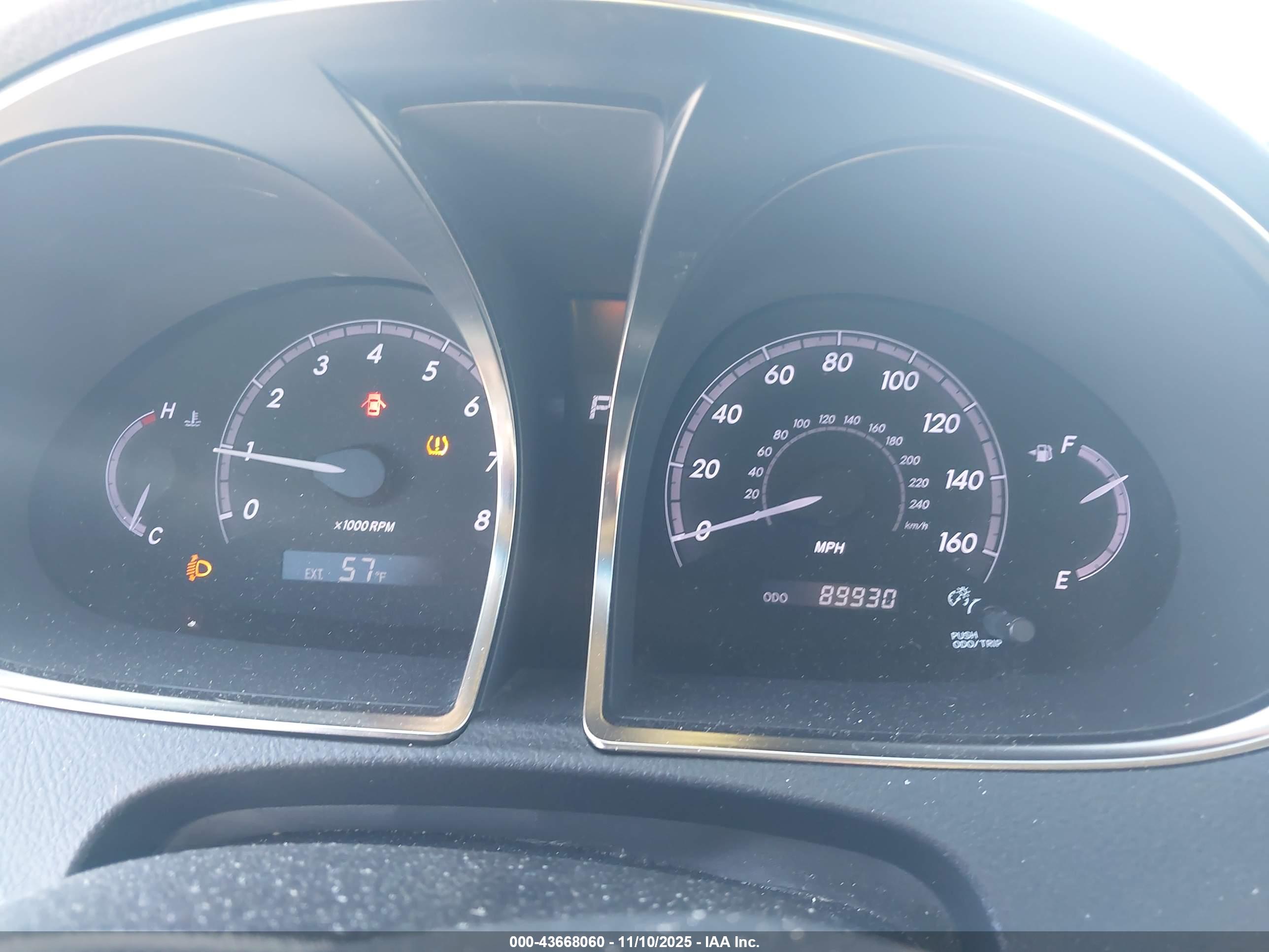 TOYOTA AVALON image 7