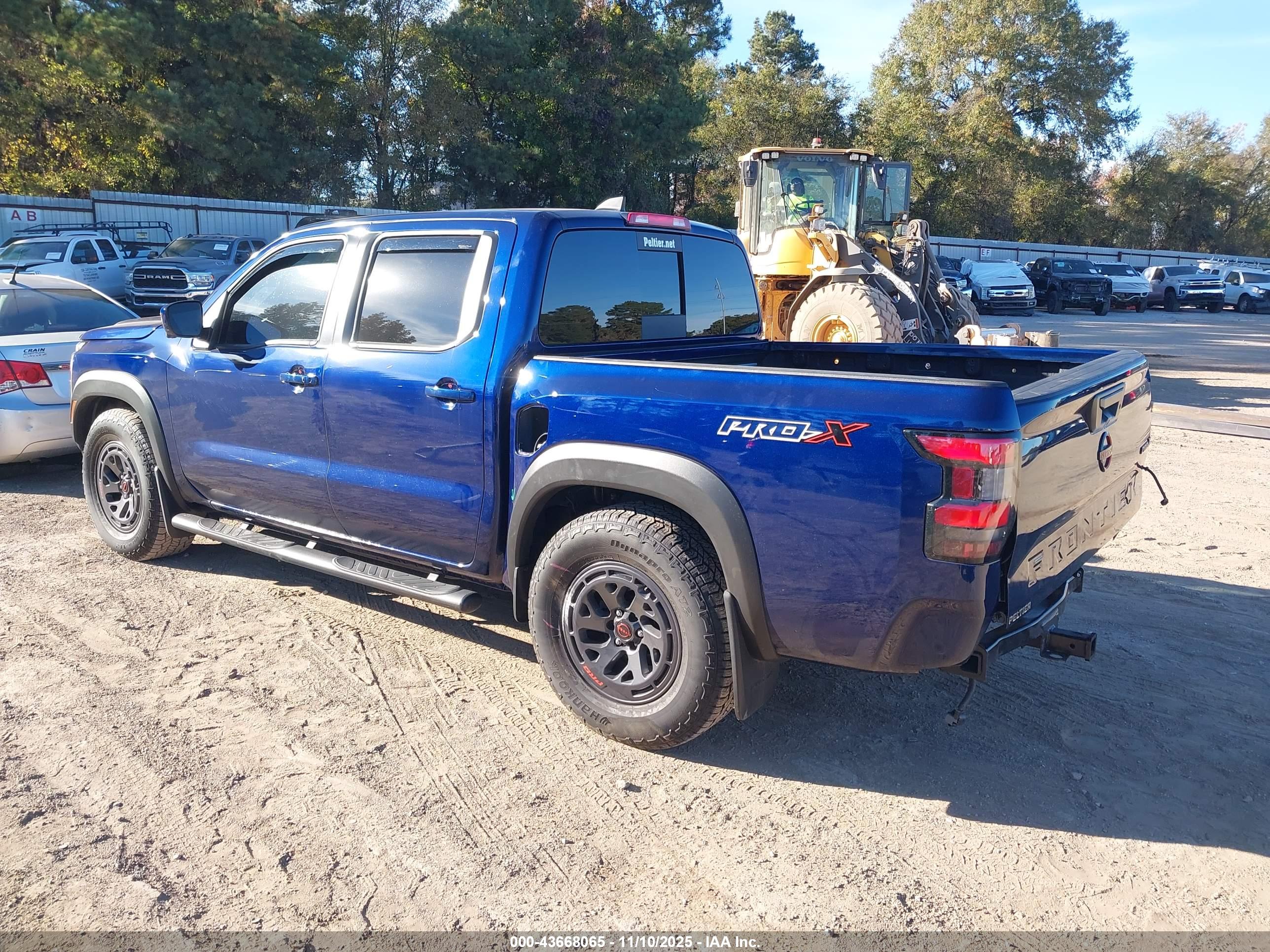 NISSAN FRONTIER image 3