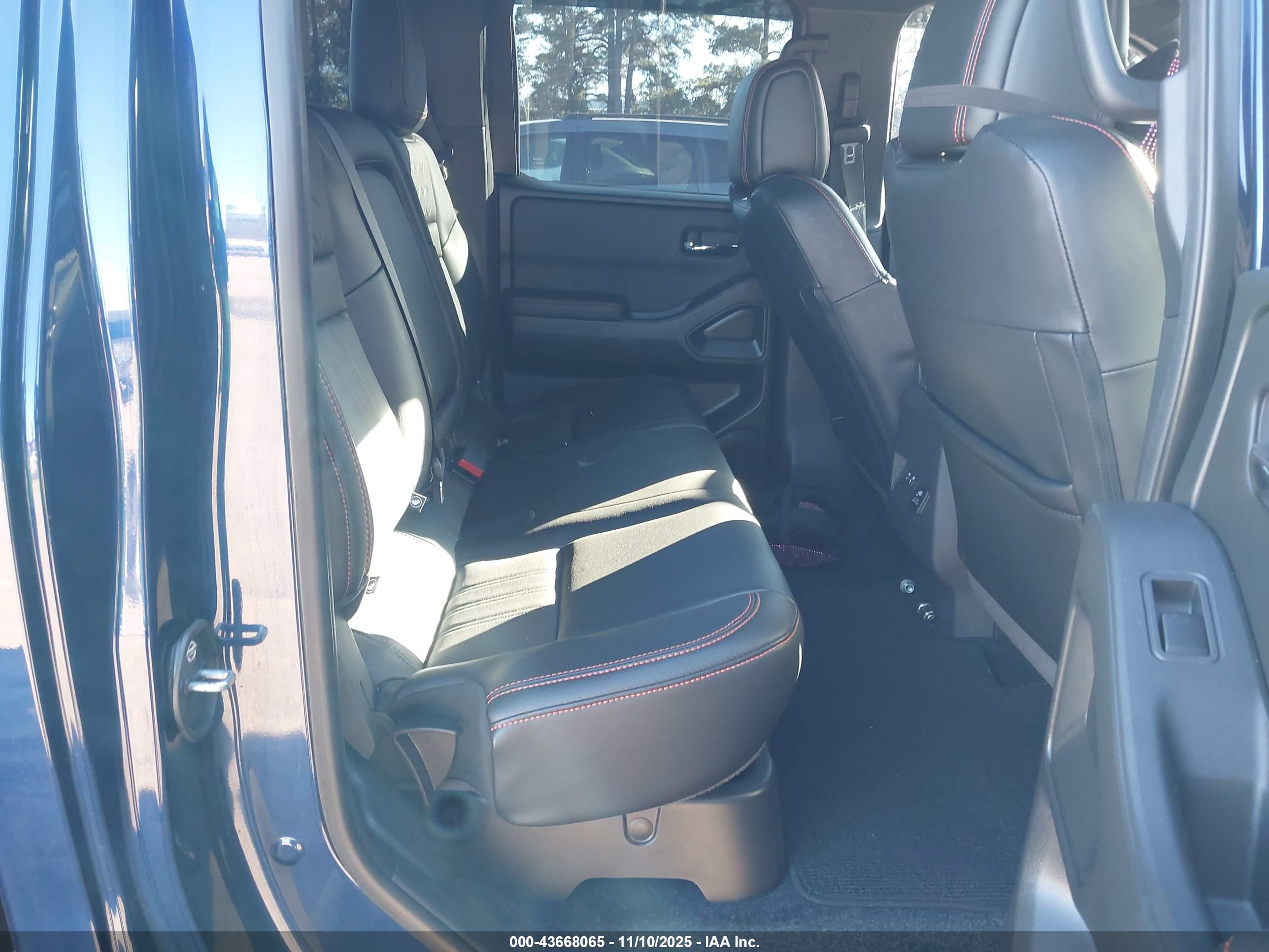 NISSAN FRONTIER image 8