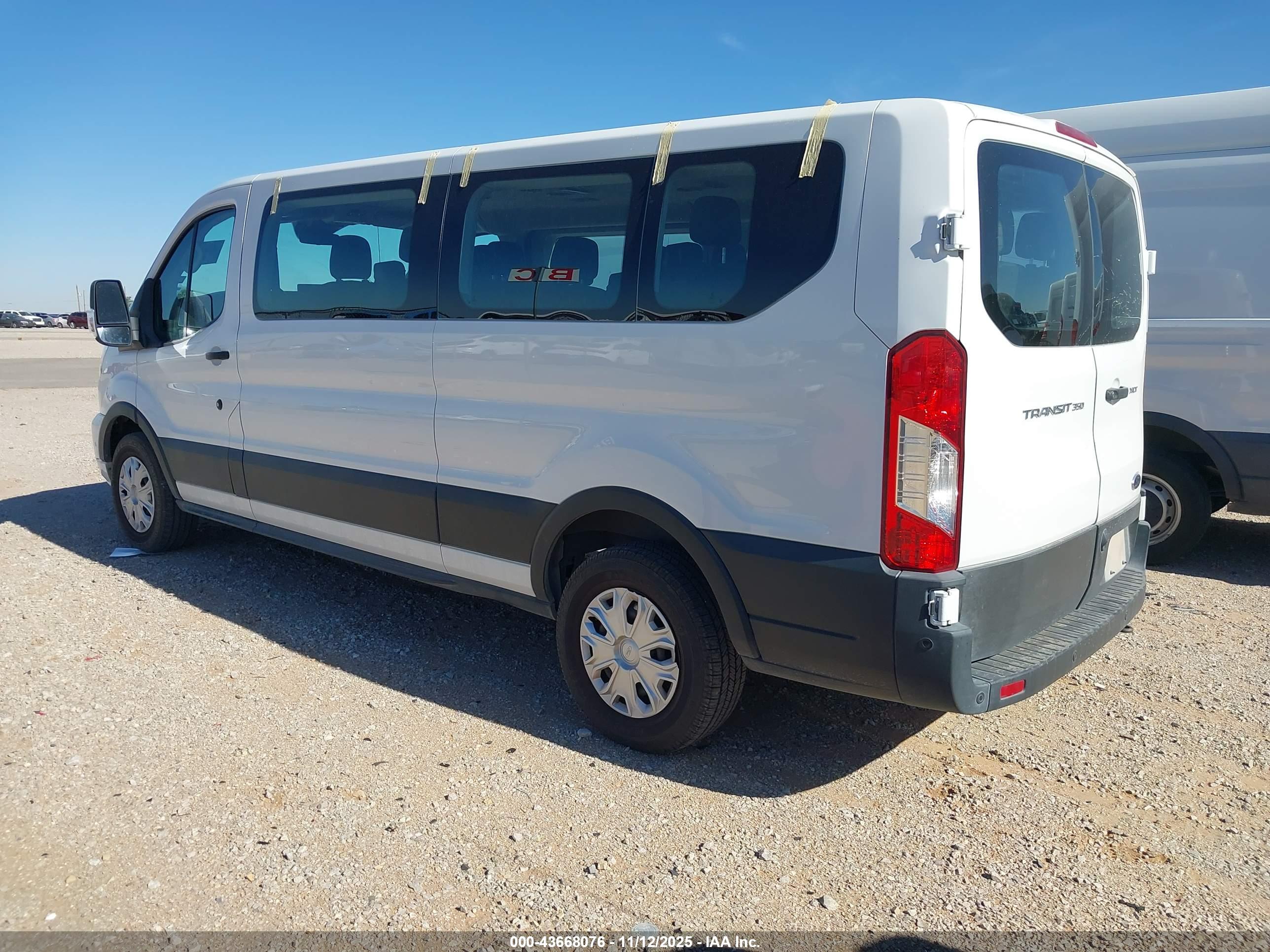 FORD TRANSIT-350 image 3
