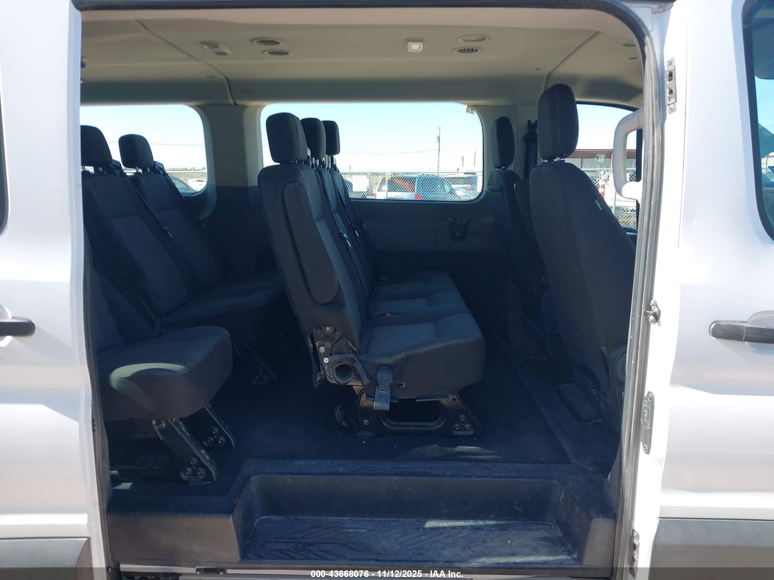 FORD TRANSIT-350 image 8