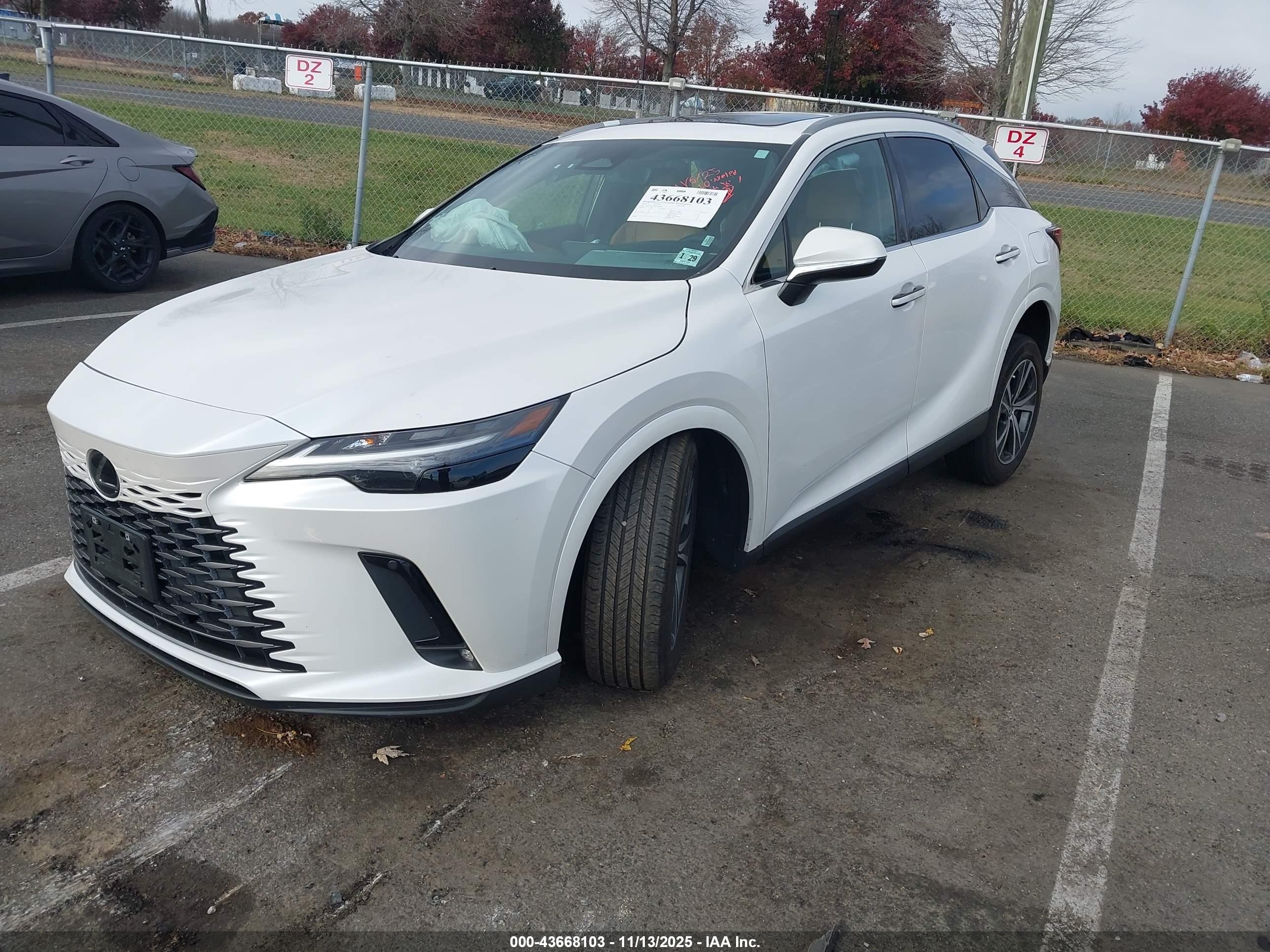 LEXUS RX image 2