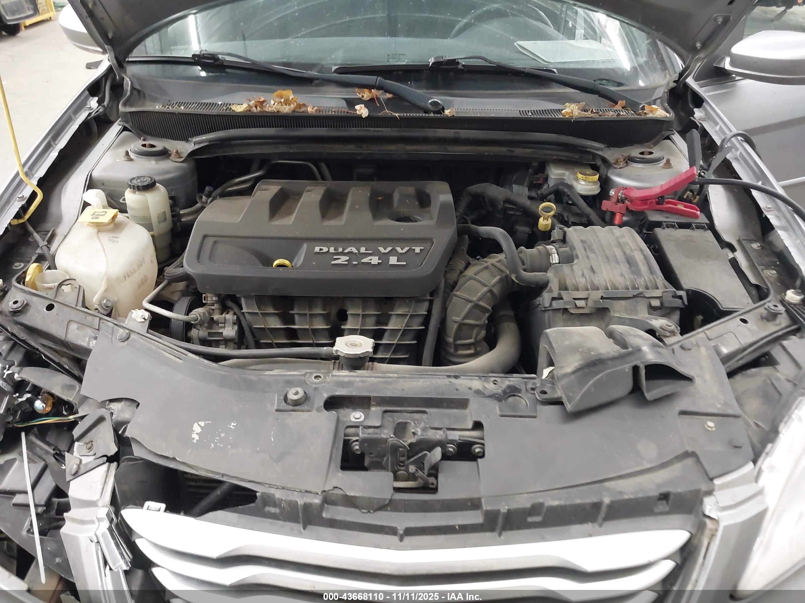 CHRYSLER 200 image 10