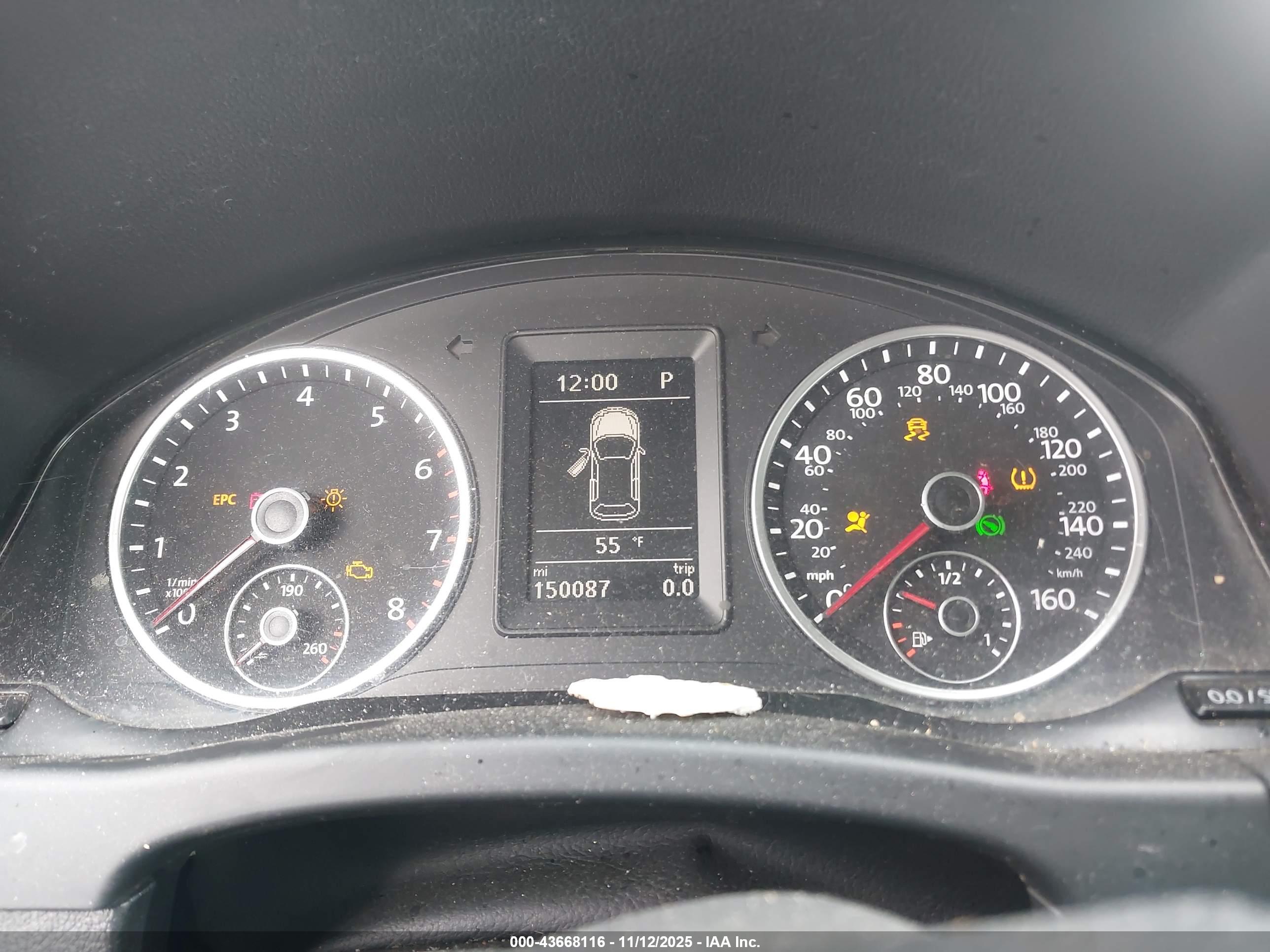 VOLKSWAGEN TIGUAN image 7