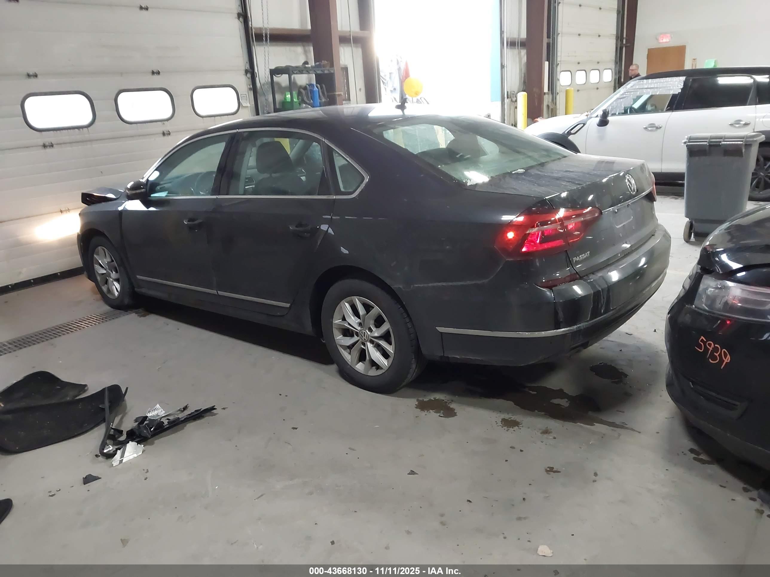 VOLKSWAGEN PASSAT image 3